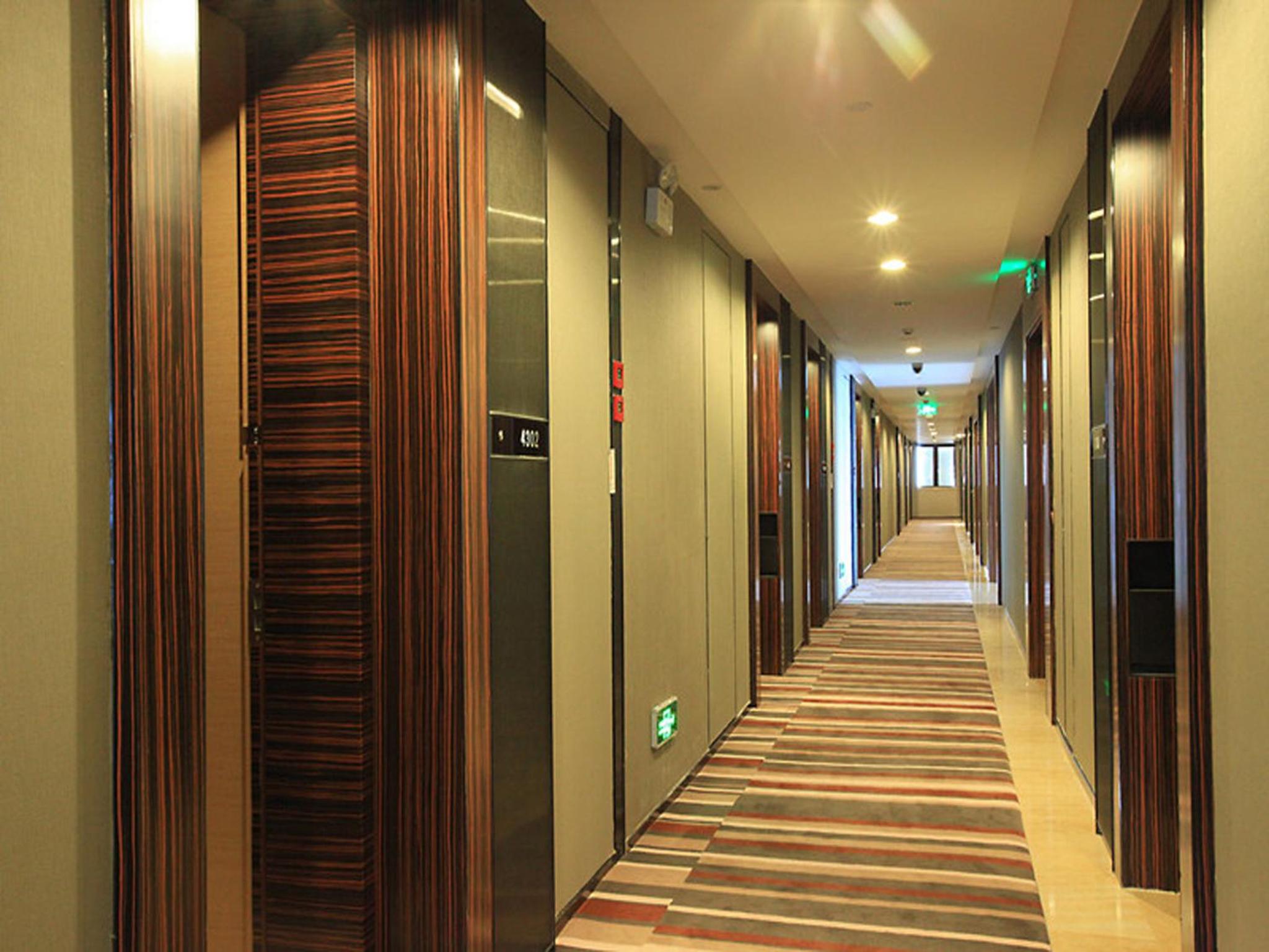 HeeFun Apartment GZ -Poly World Trading Center