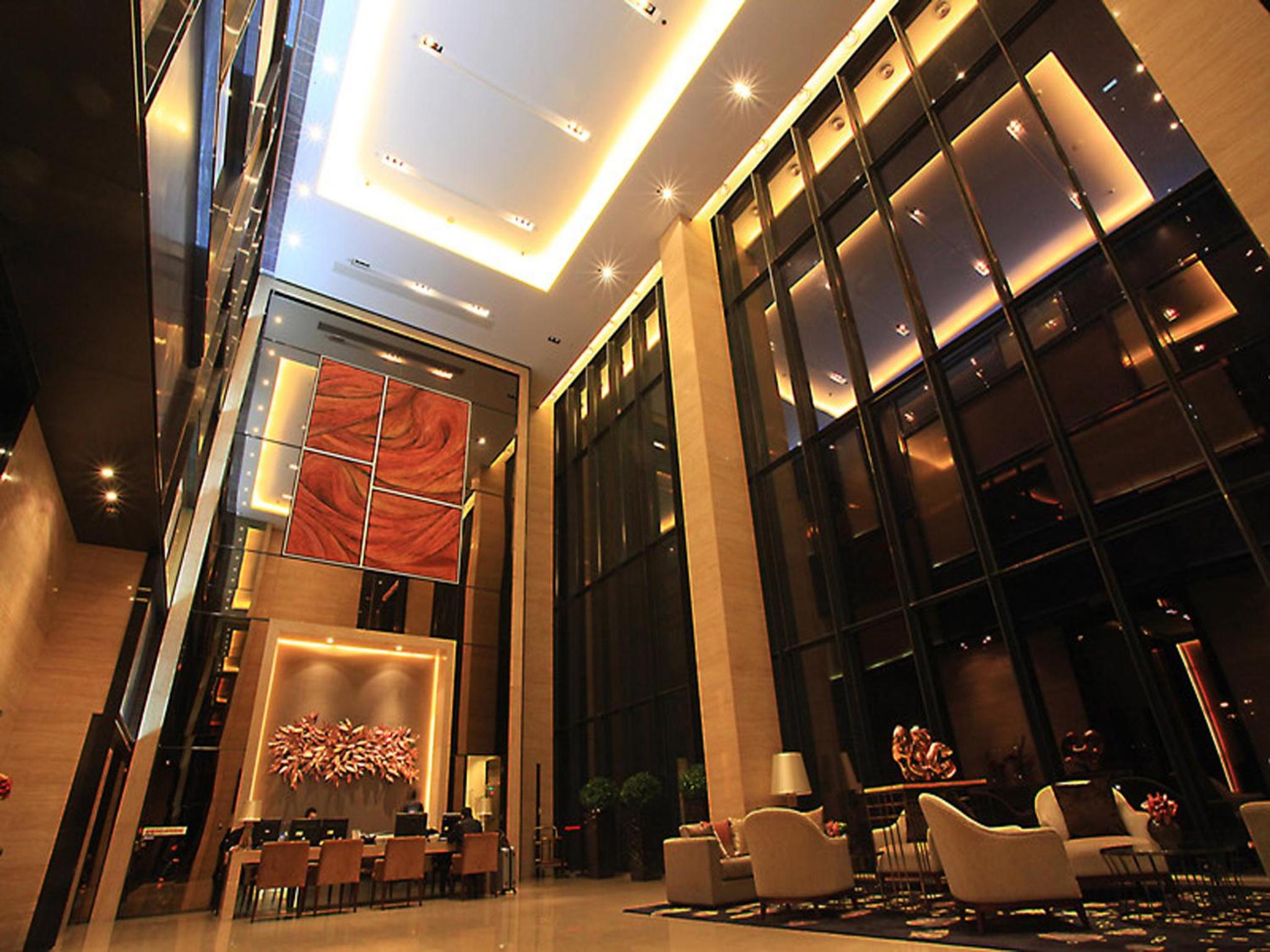 HeeFun Apartment GZ -Poly World Trading Center