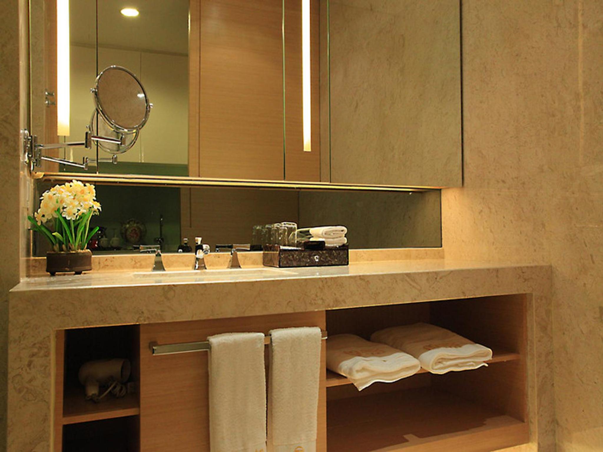 HeeFun Apartment GZ -Poly World Trading Center