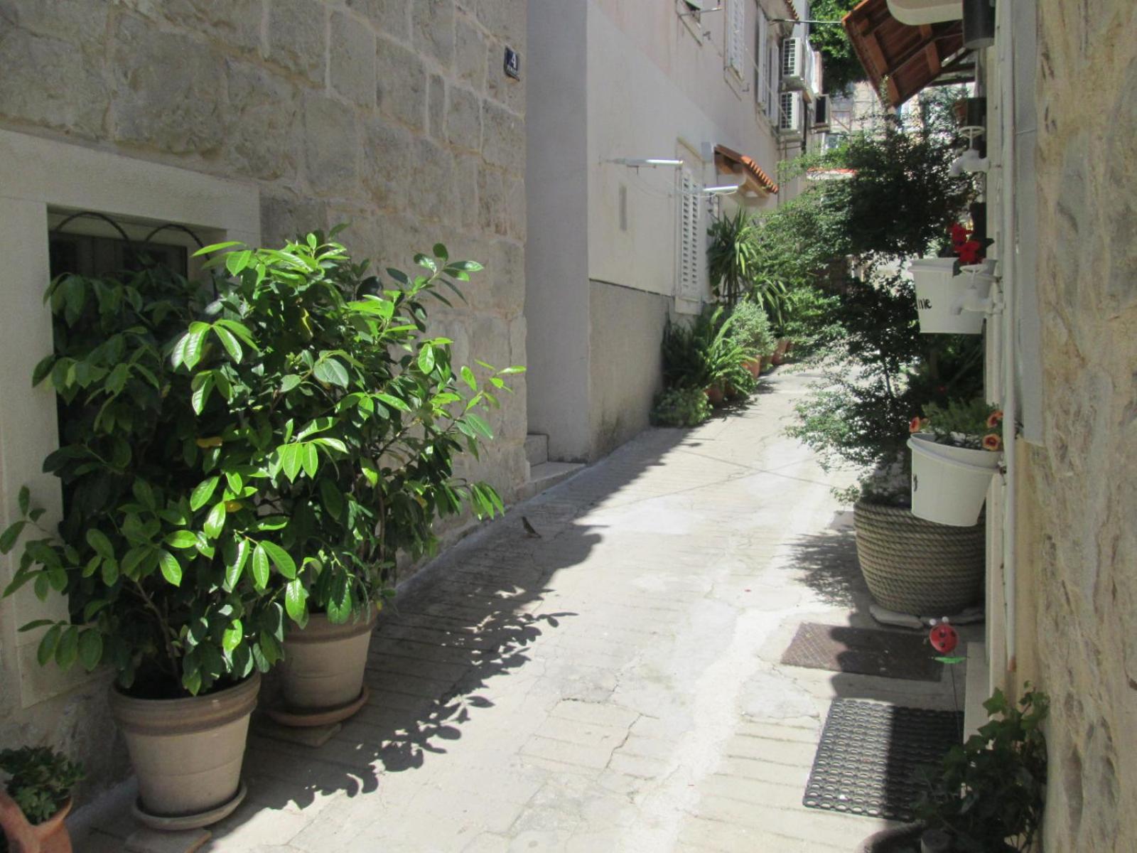 Rm Antonio on Dumanica St - En-suite Rm 5 min to the Old Town of Split view 3