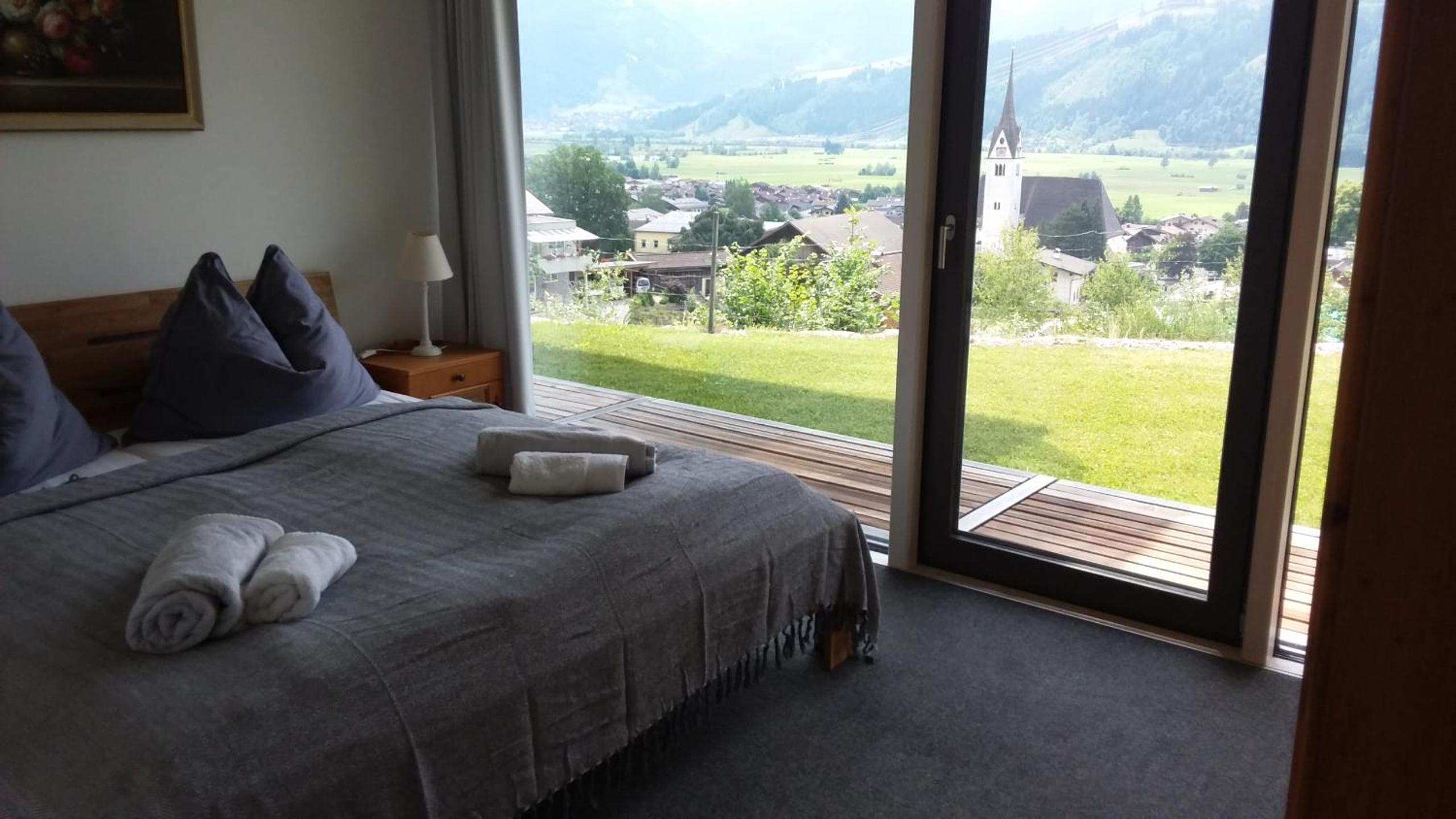 Glas House - Design Holiday Home