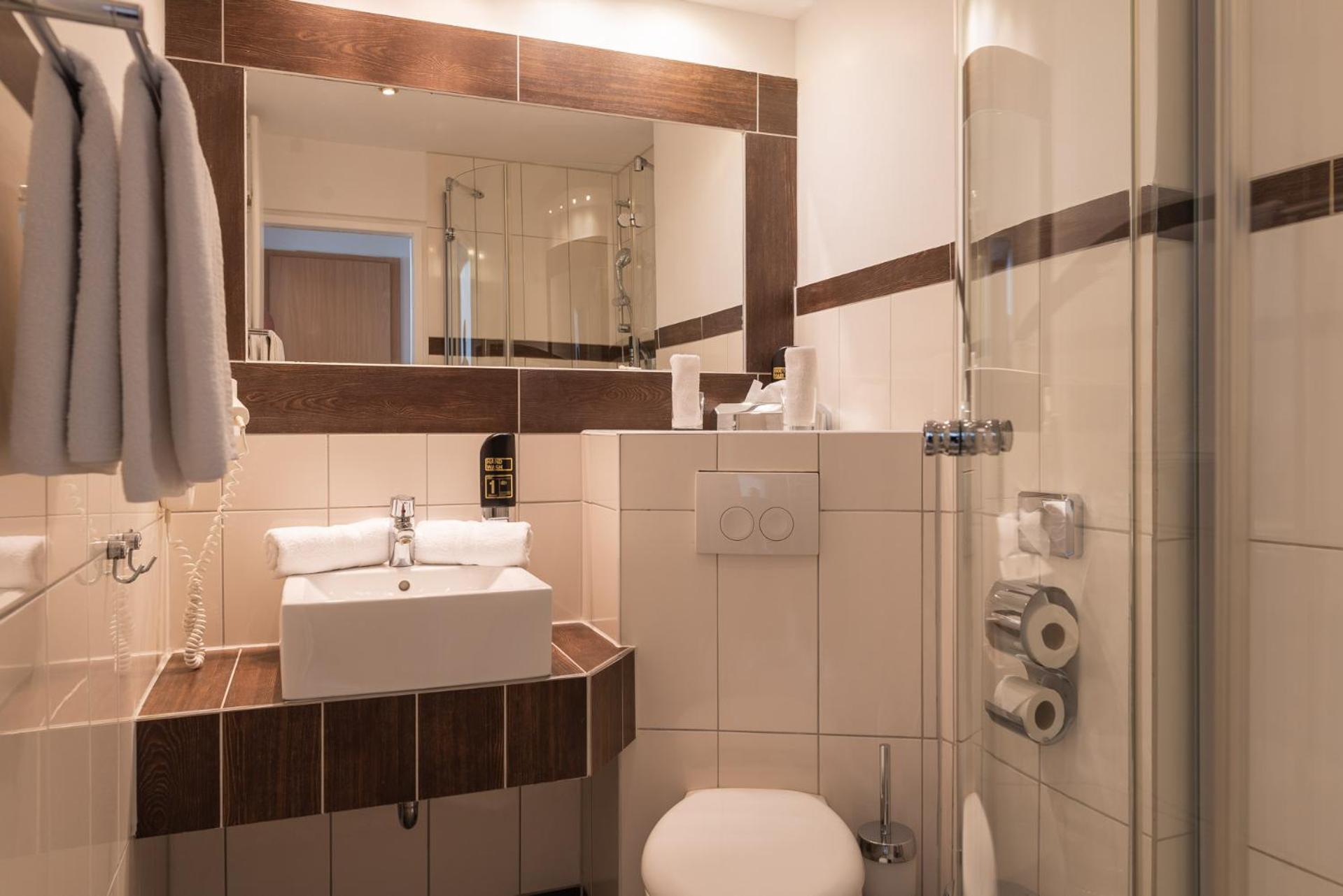 Hotel Central - Property Image 36