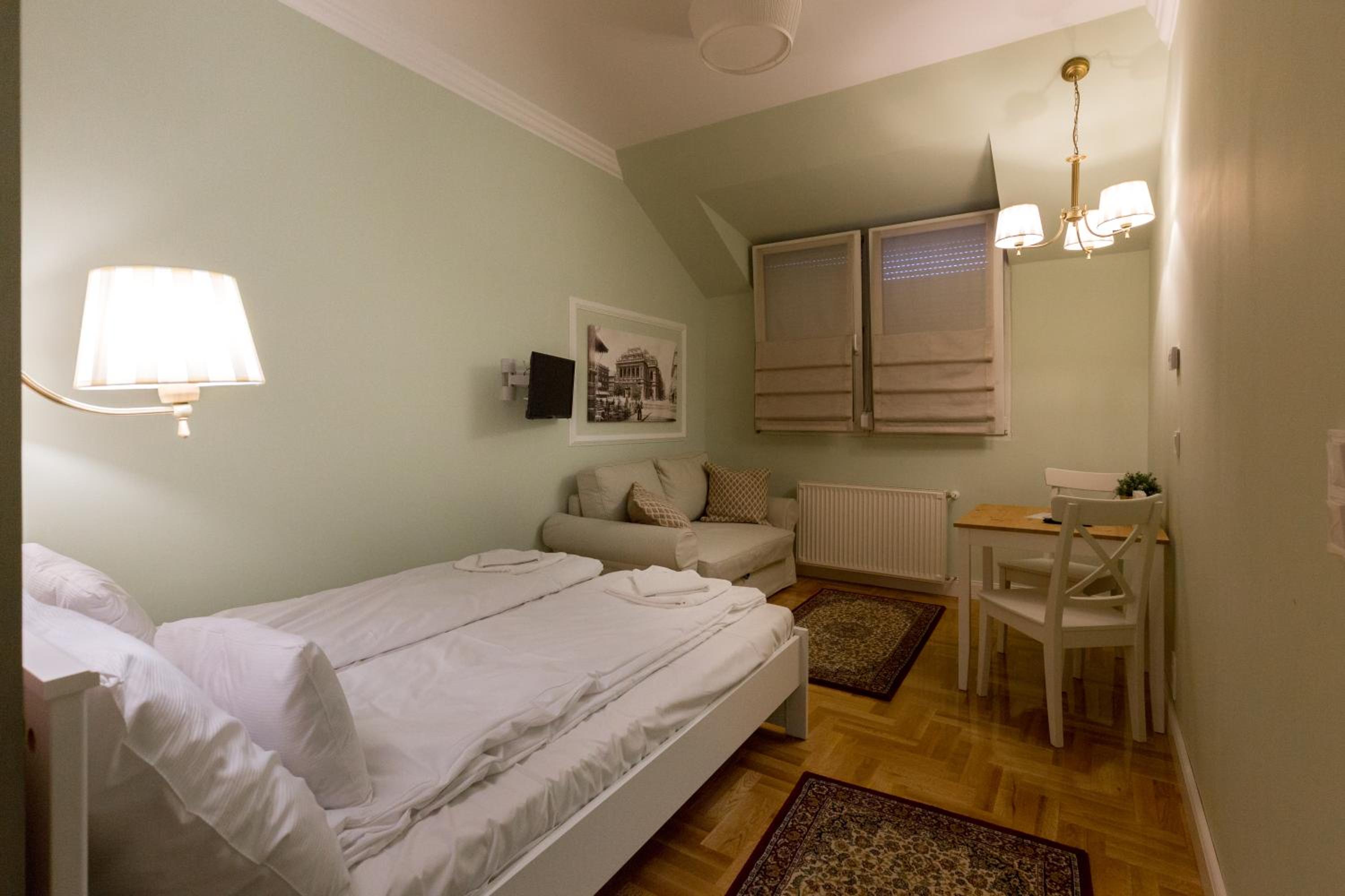 Roland Apartments