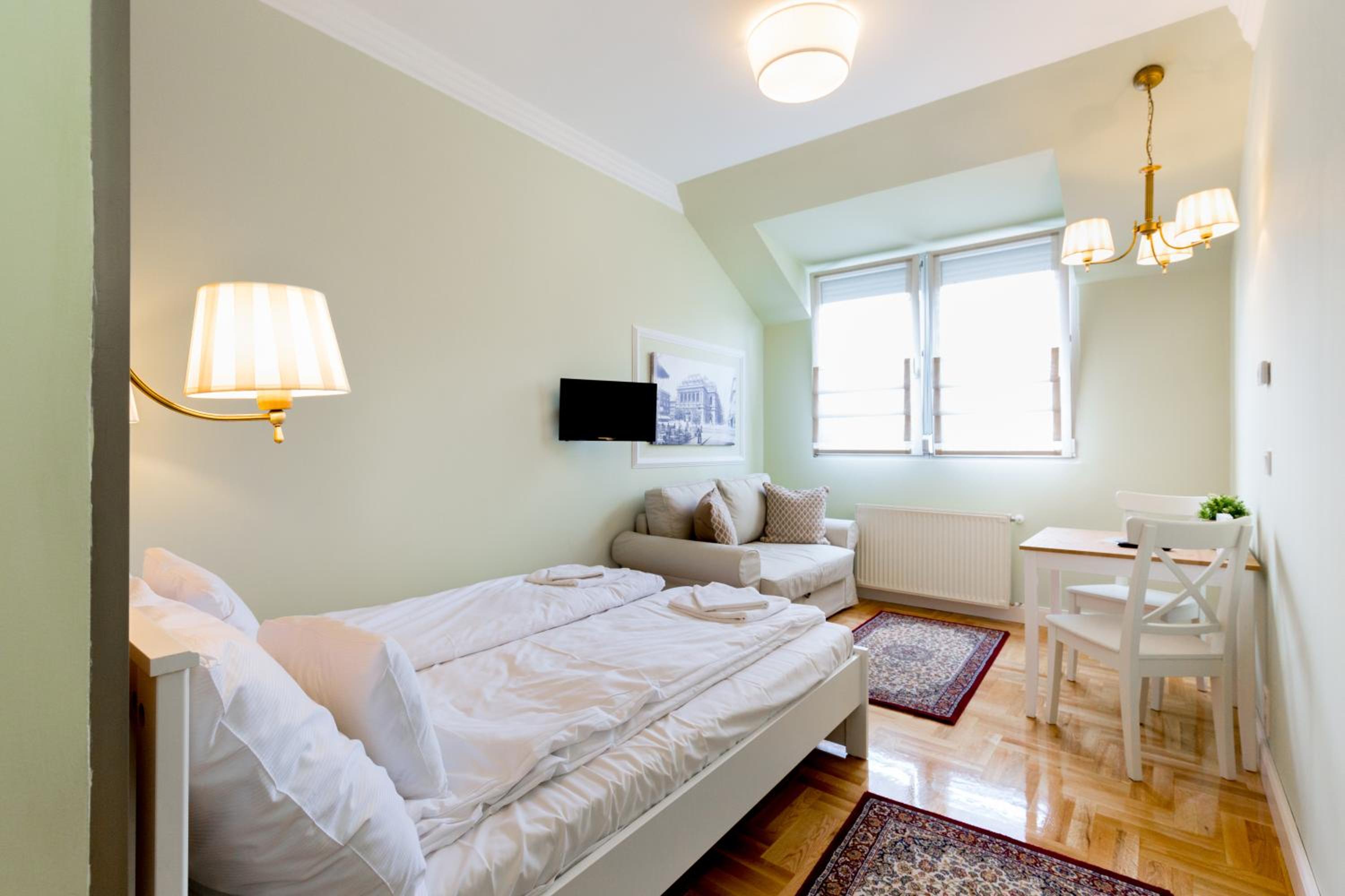 Roland Apartments