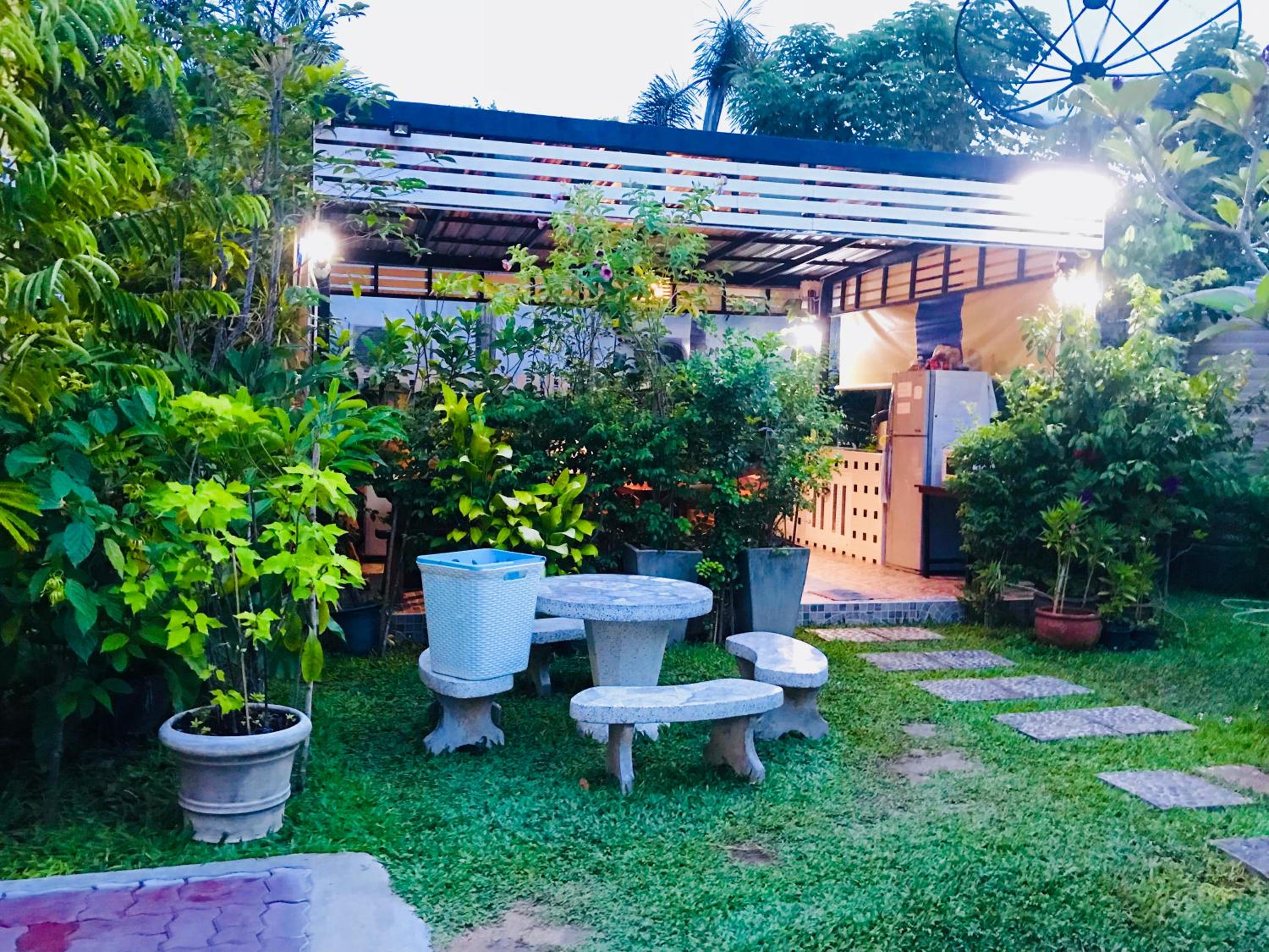 Baan Chang Residence