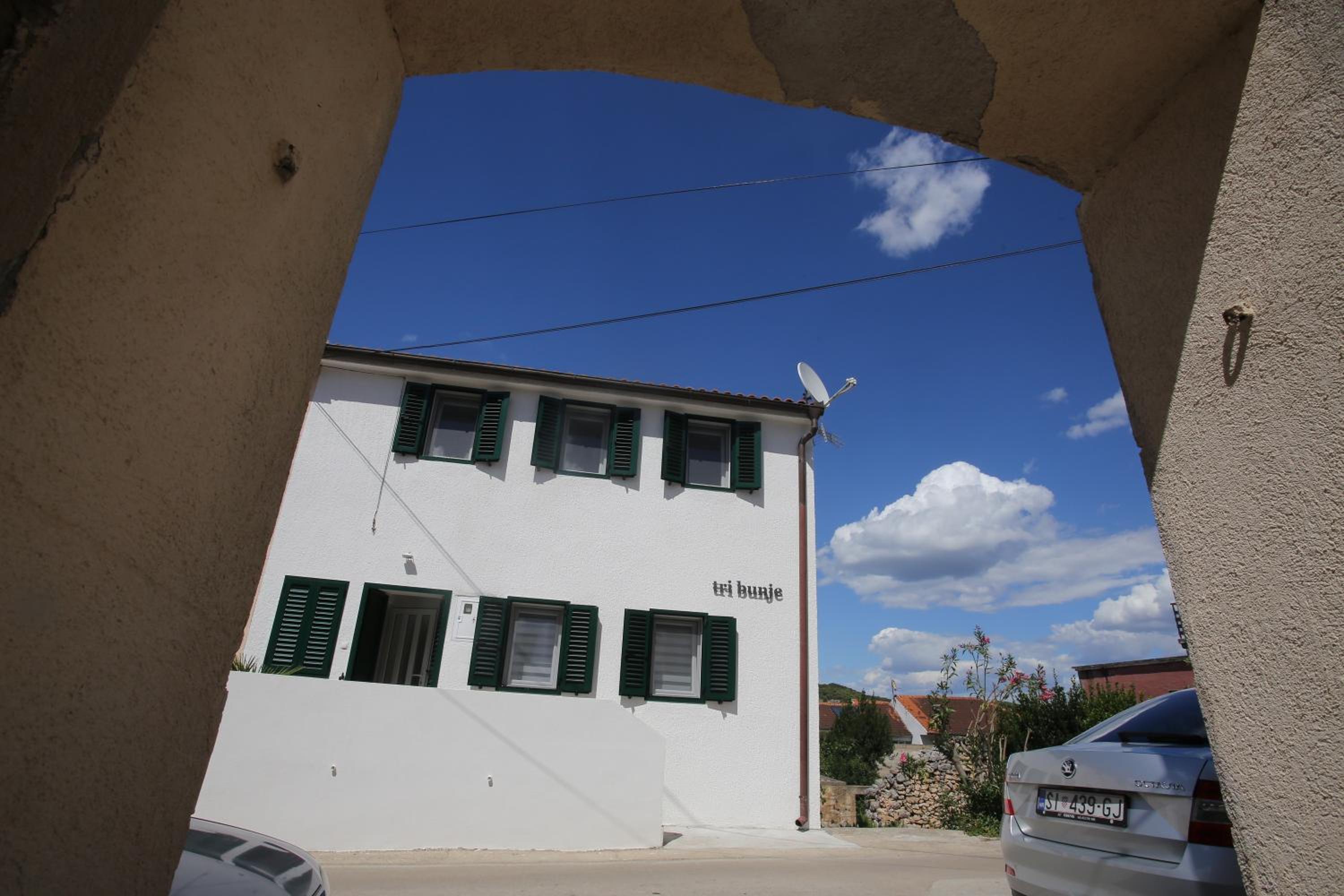 Apartmani Tri bunje view 3