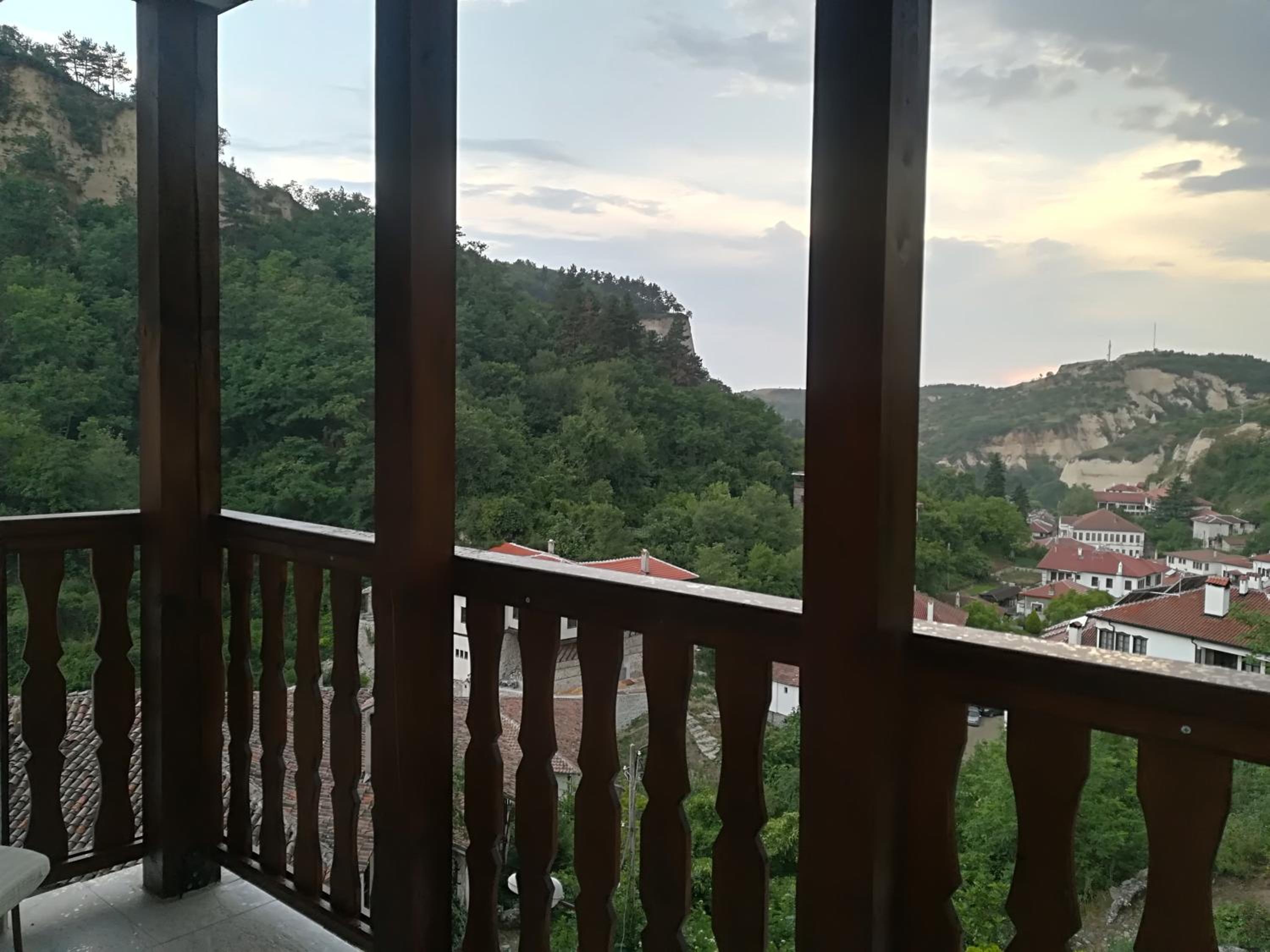 Manoleva House