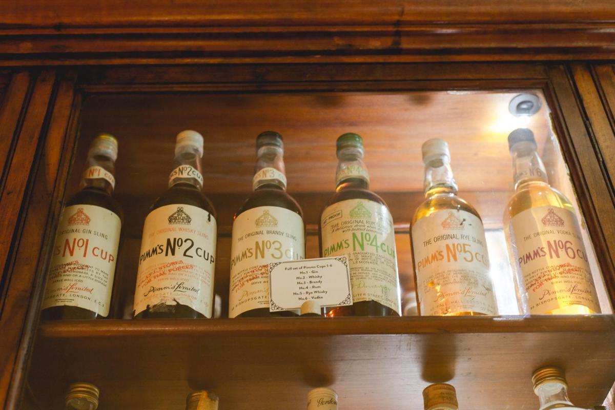 bar