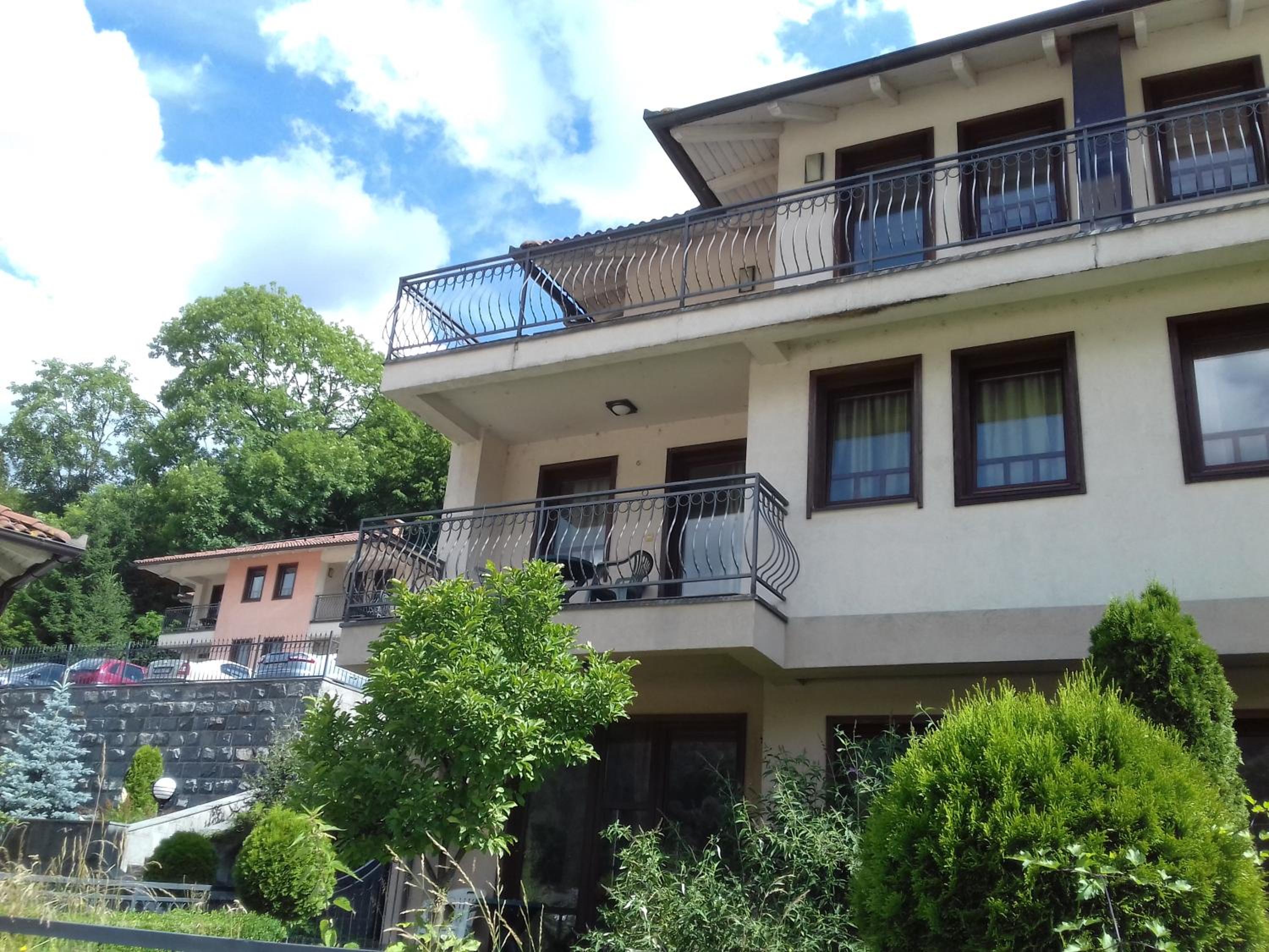 Photo 8