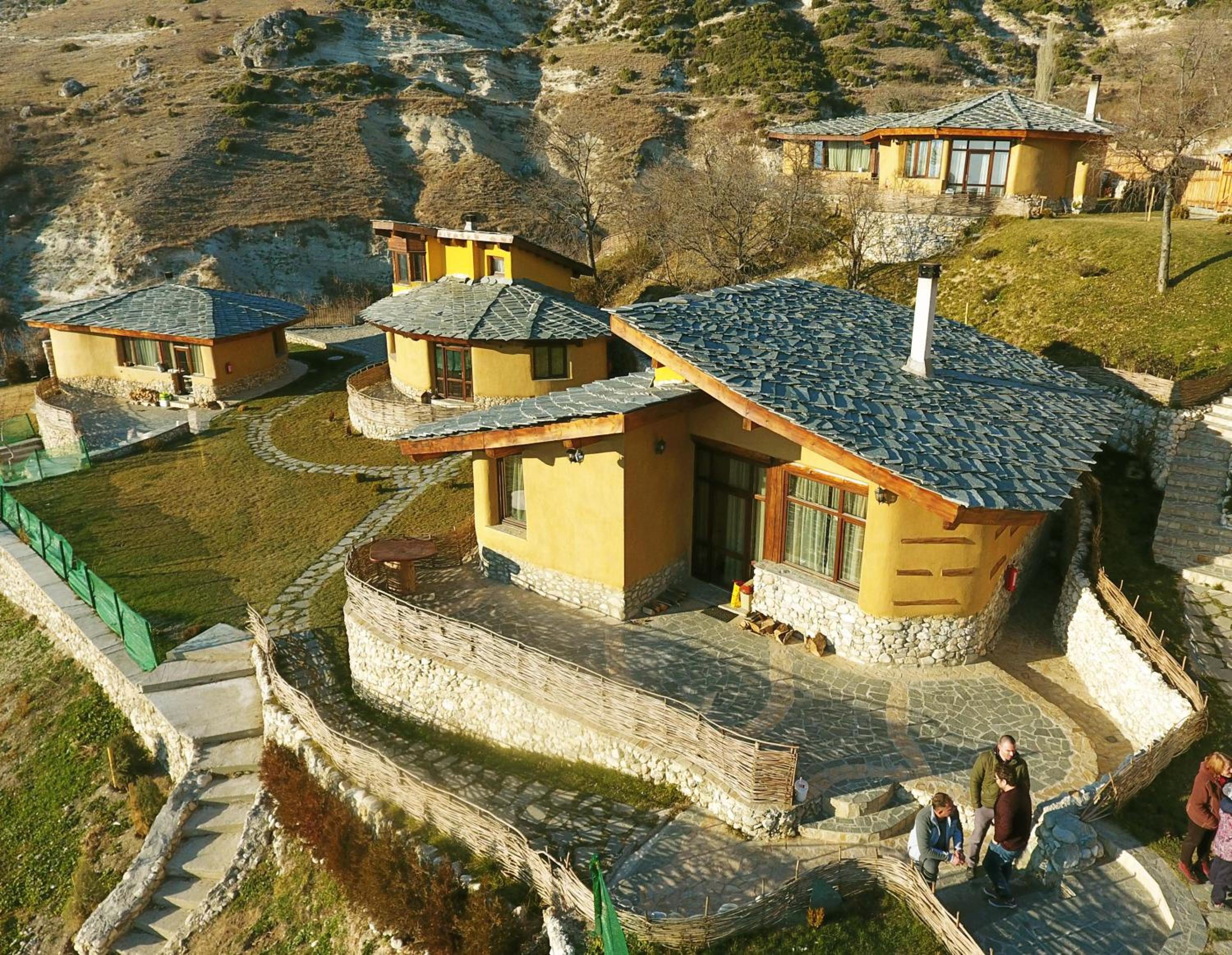Eco Village Under the Cliffs