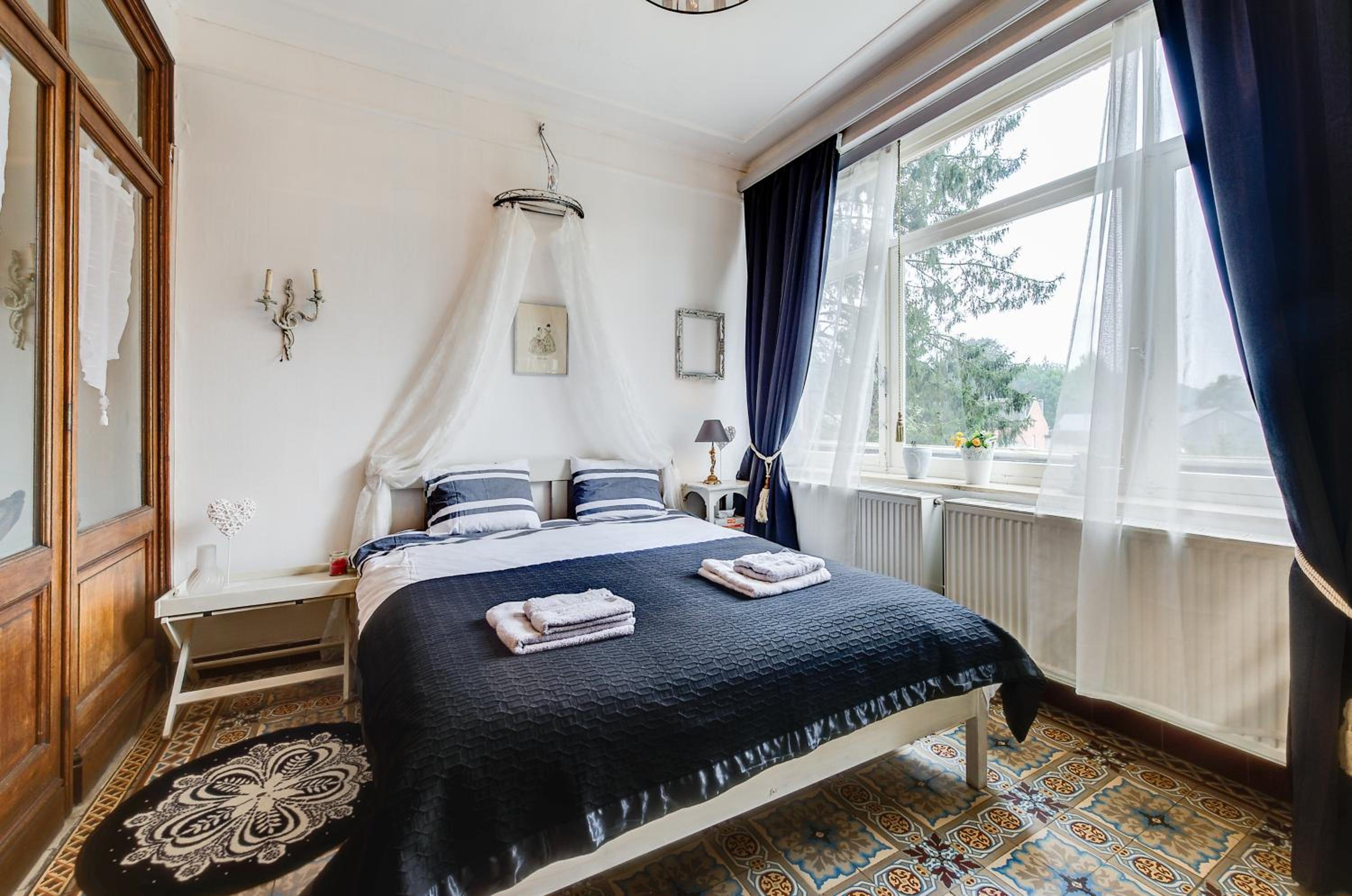 Chesterfield appartement -view on garden view 4