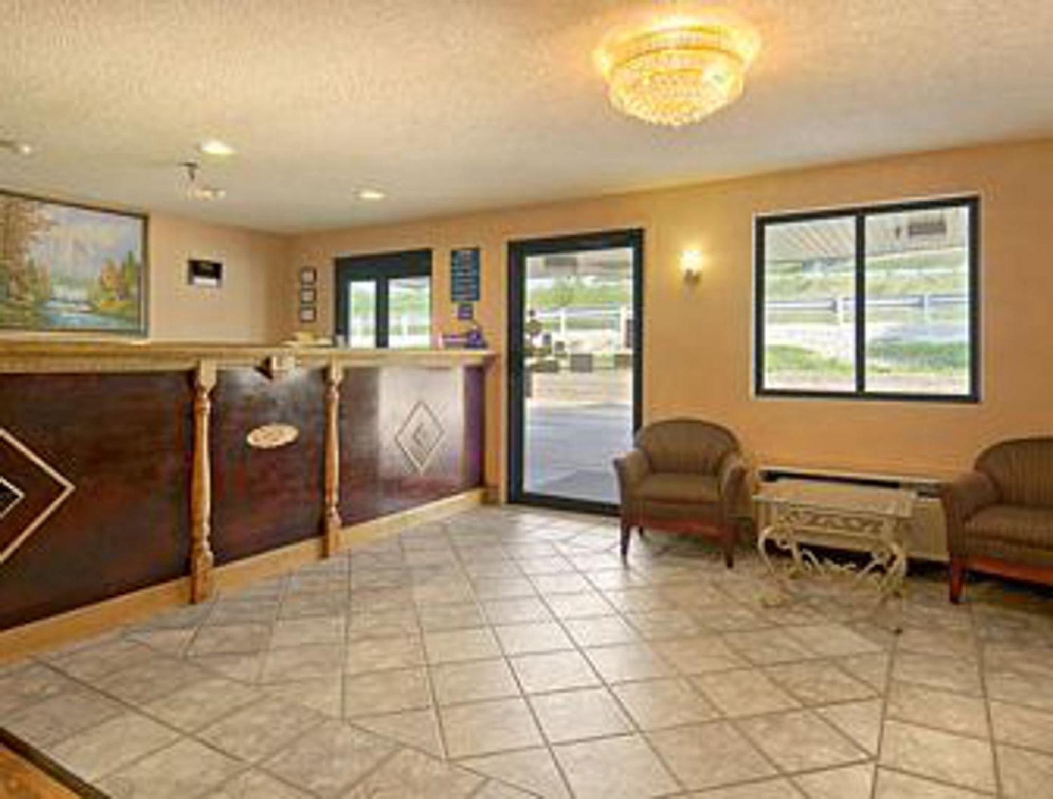 Marietta Vacations - Travelodge by Wyndham Parkersburg - Property Image 3