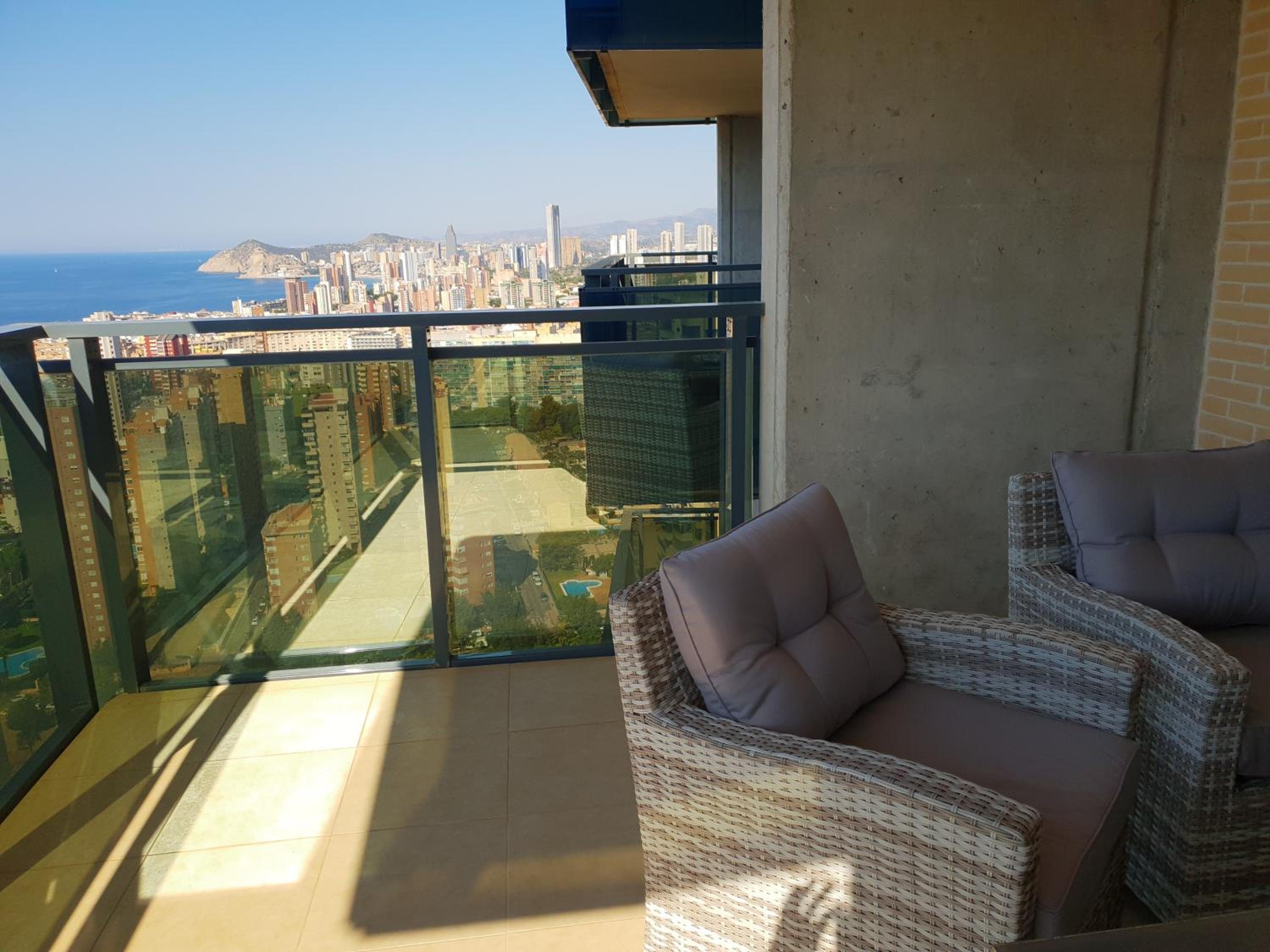Kronos Apartment