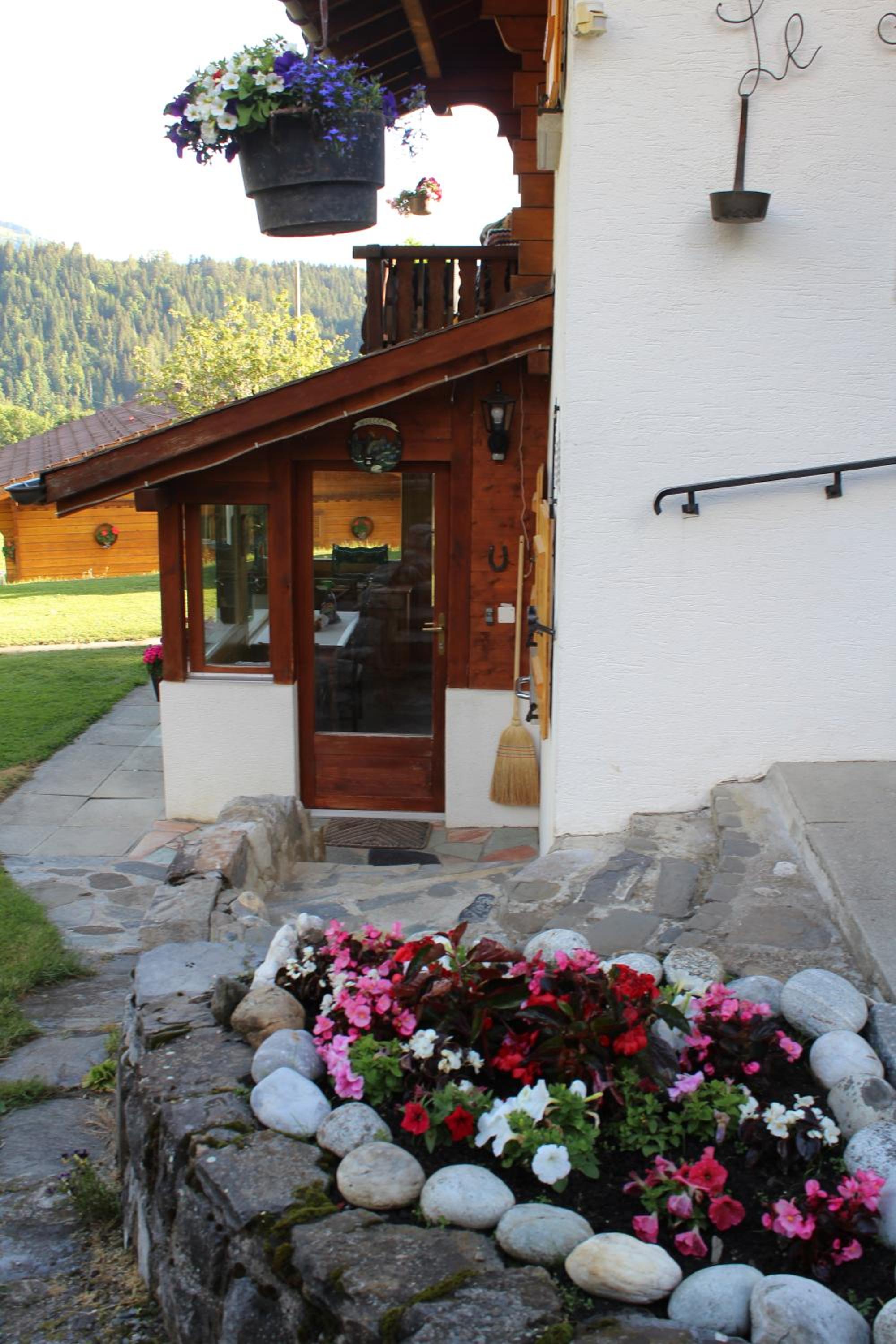 Photo 33
