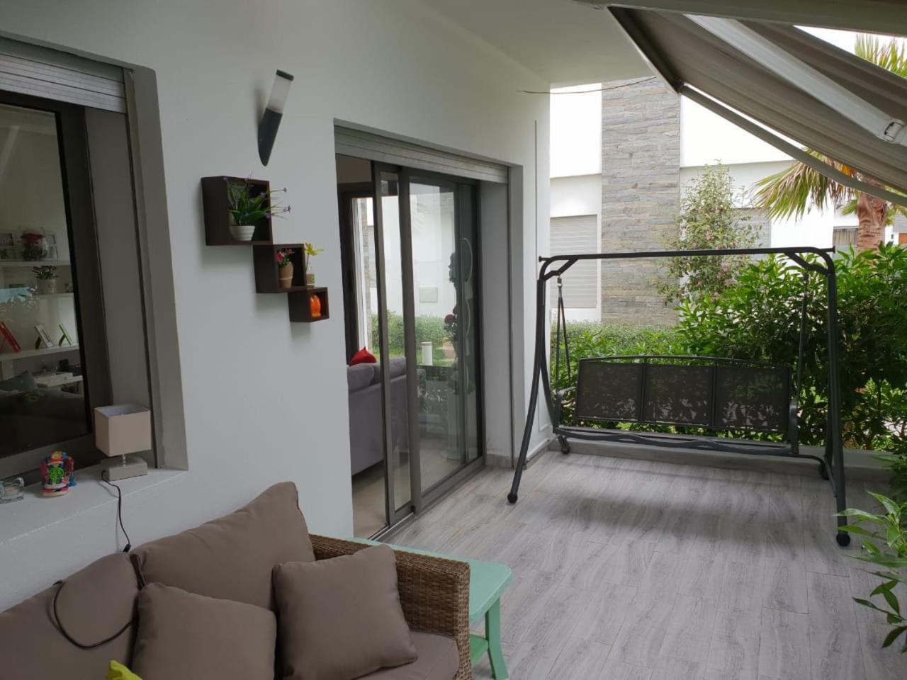 Villa Blanca Beach Pieds-Sur-Mer view 2