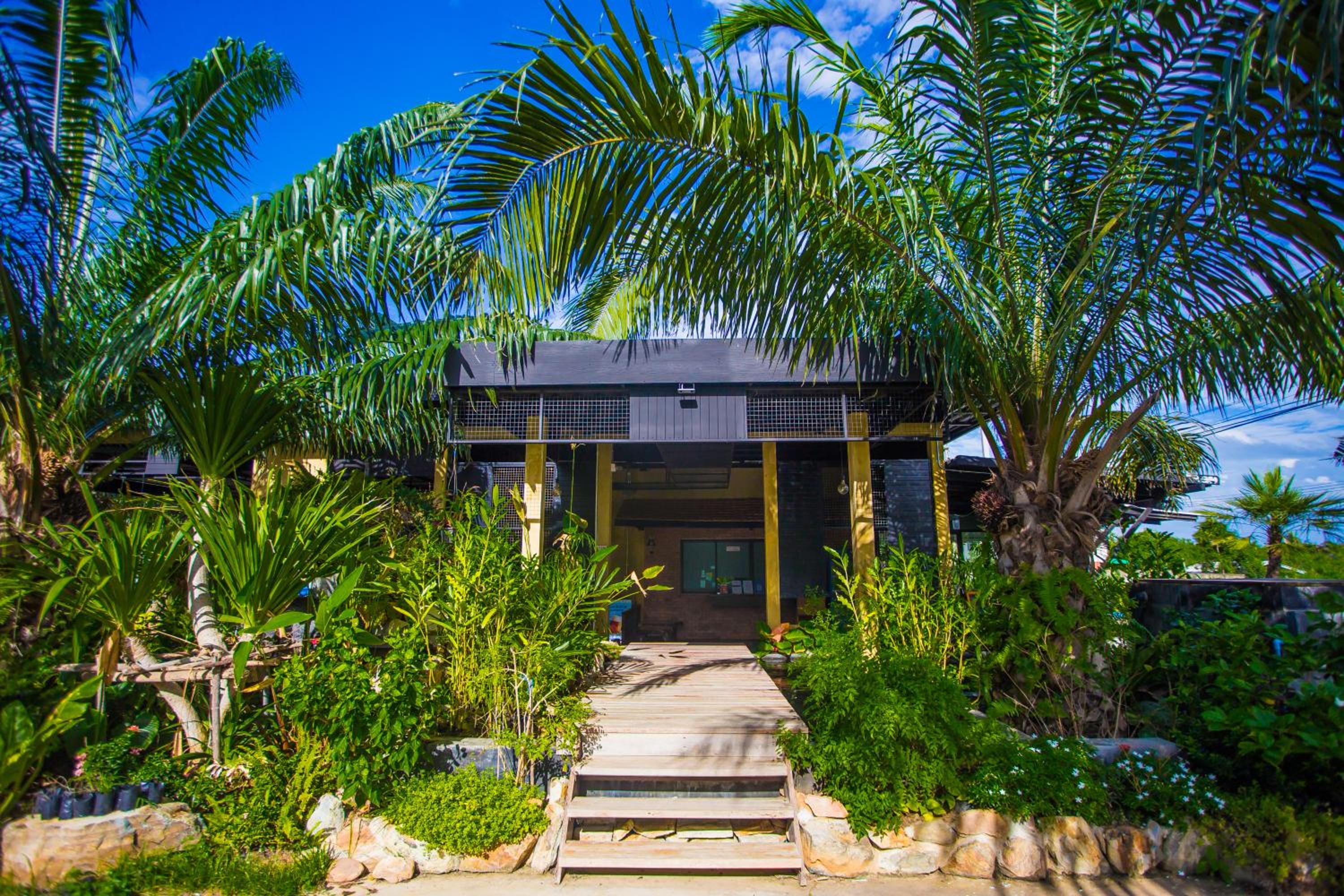 Palm Pran Resort