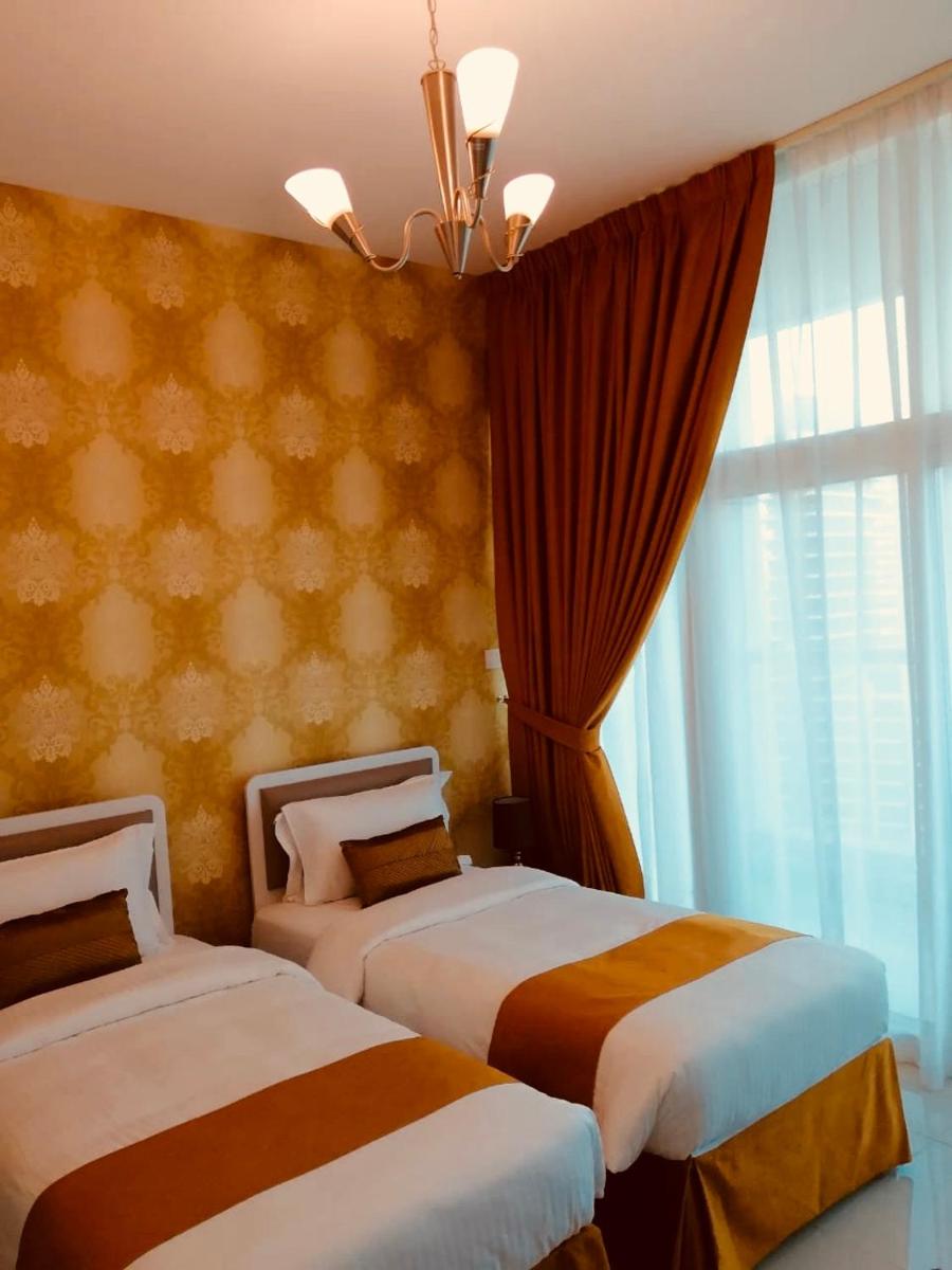 Golden Stay Vacation Homes continental tower marina