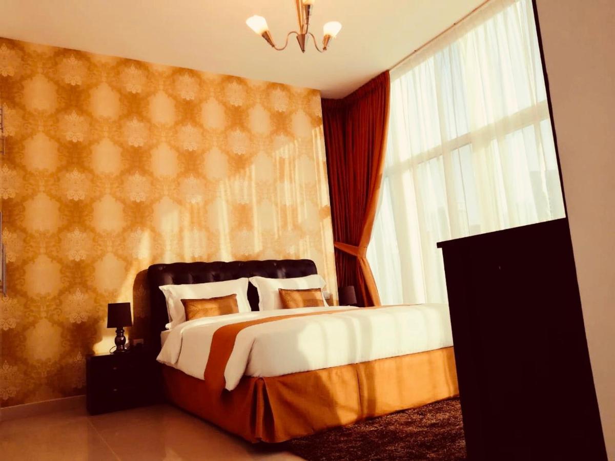 Golden Stay Vacation Homes continental tower marina