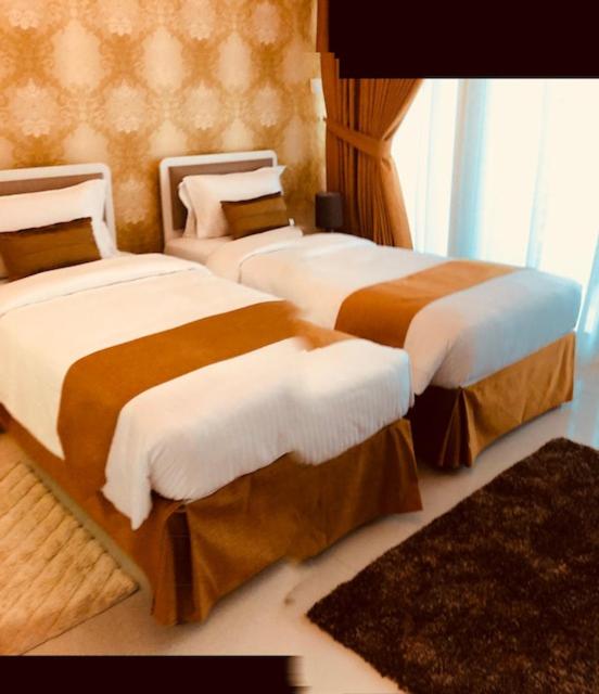 Golden Stay Vacation Homes continental tower marina