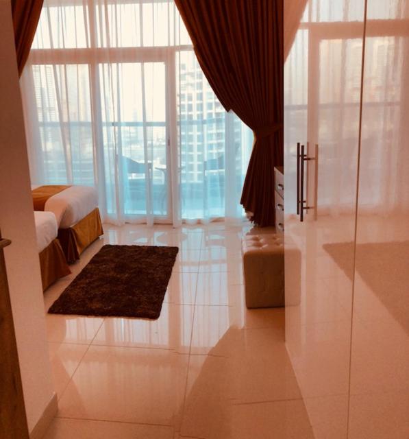 Golden Stay Vacation Homes continental tower marina