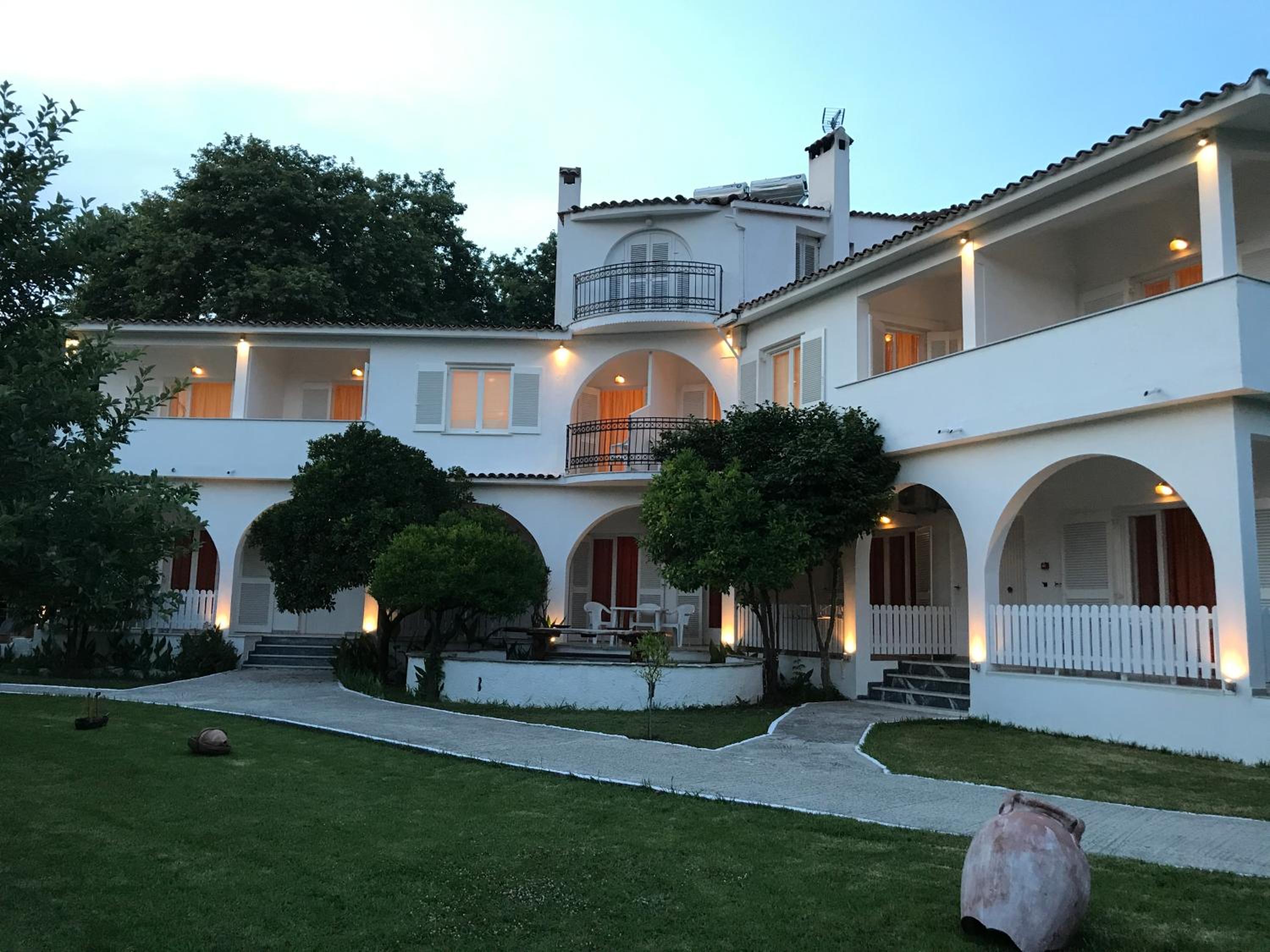 Photo 19