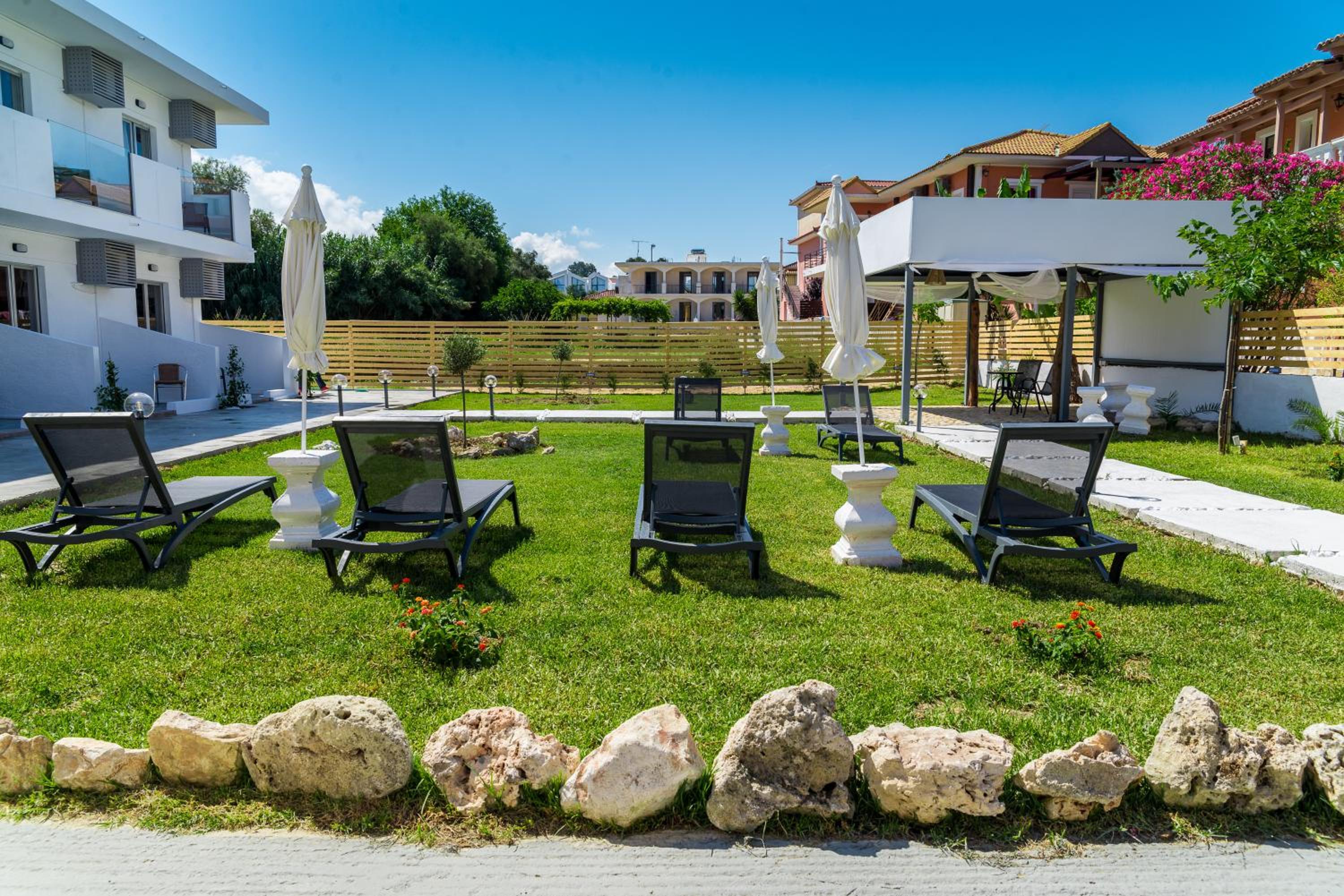 Rooms 48 by Zante Plaza