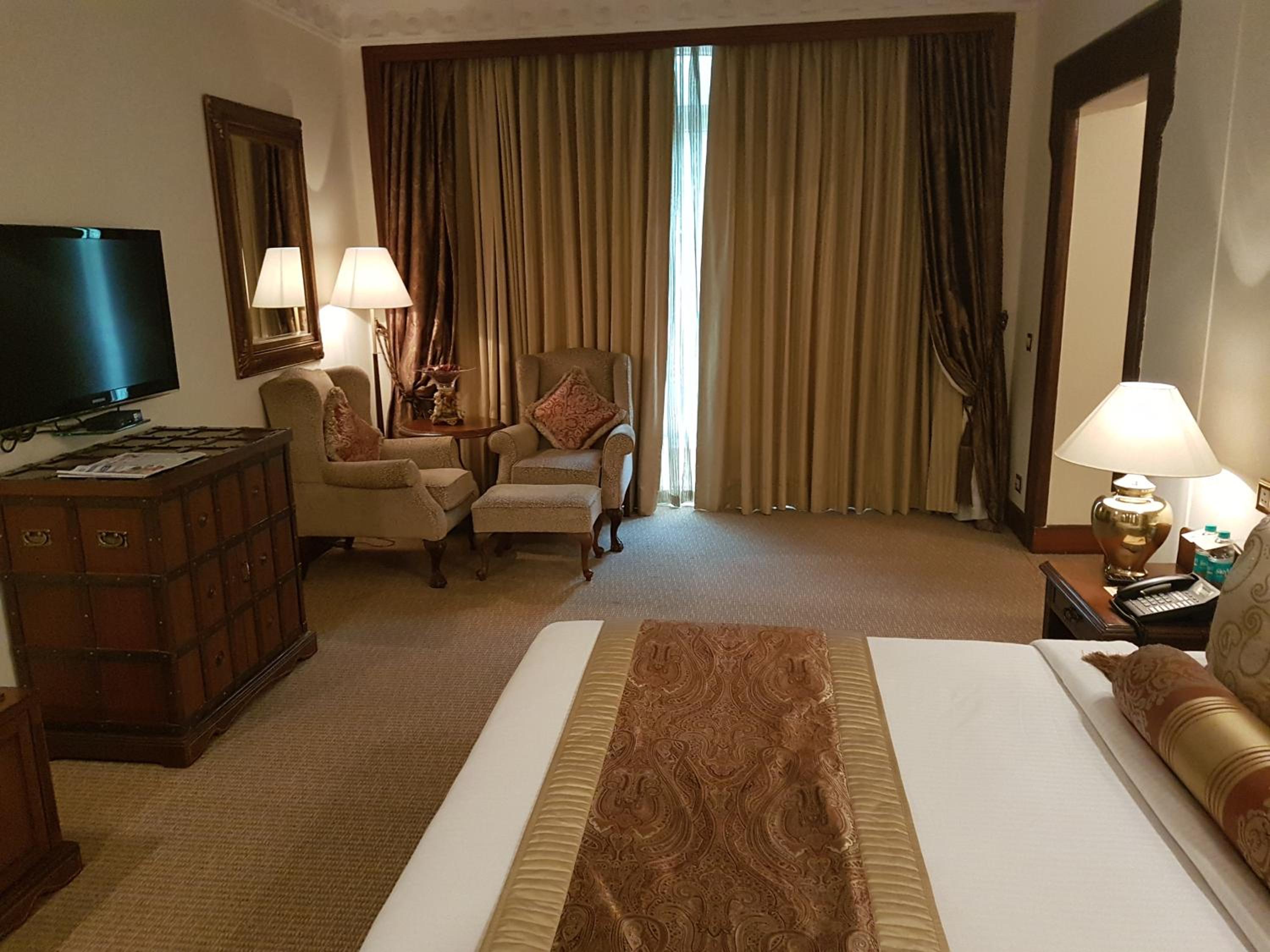 The Palms Town & Country Club - Resort
