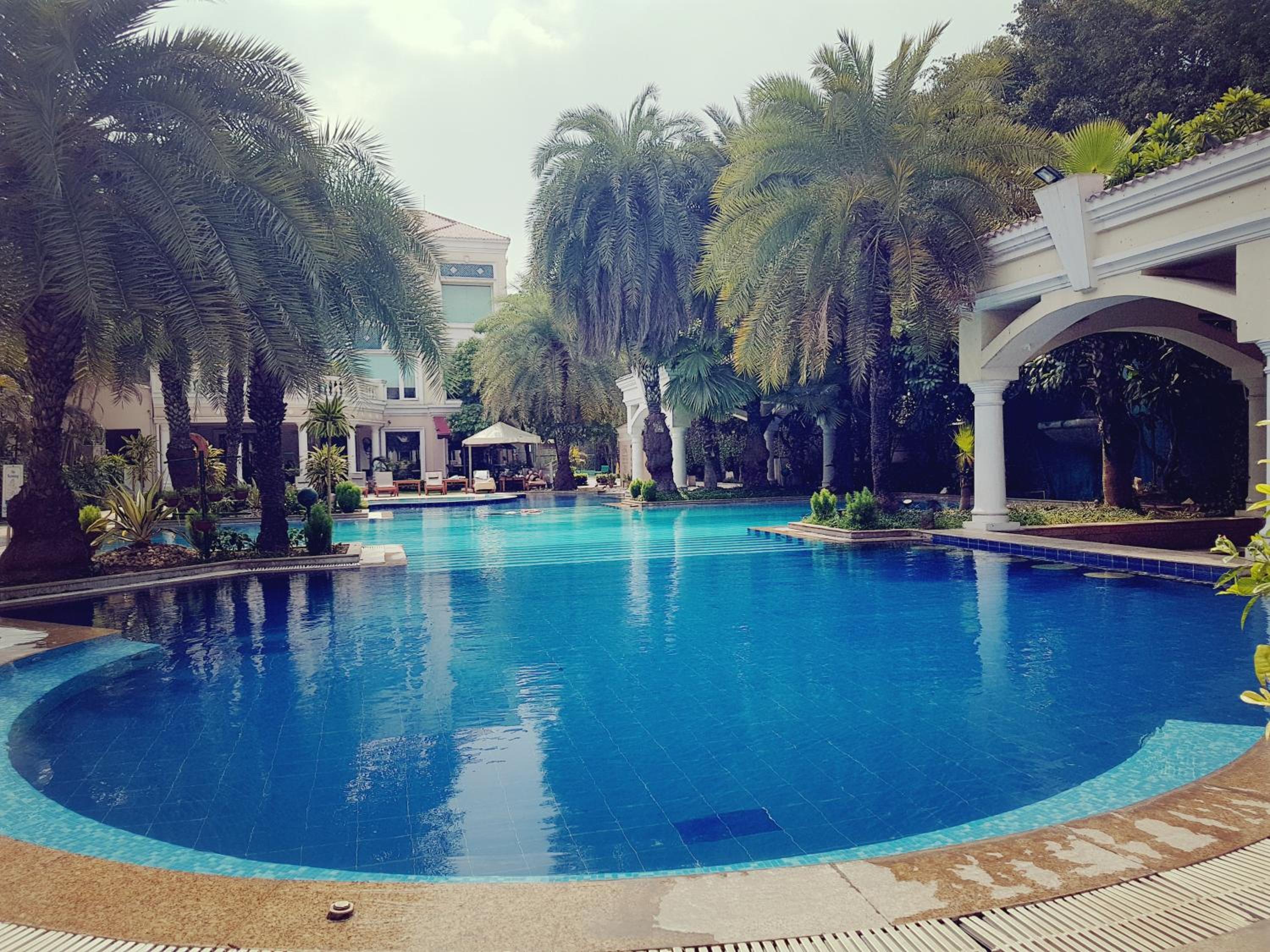 The Palms Town & Country Club - Resort
