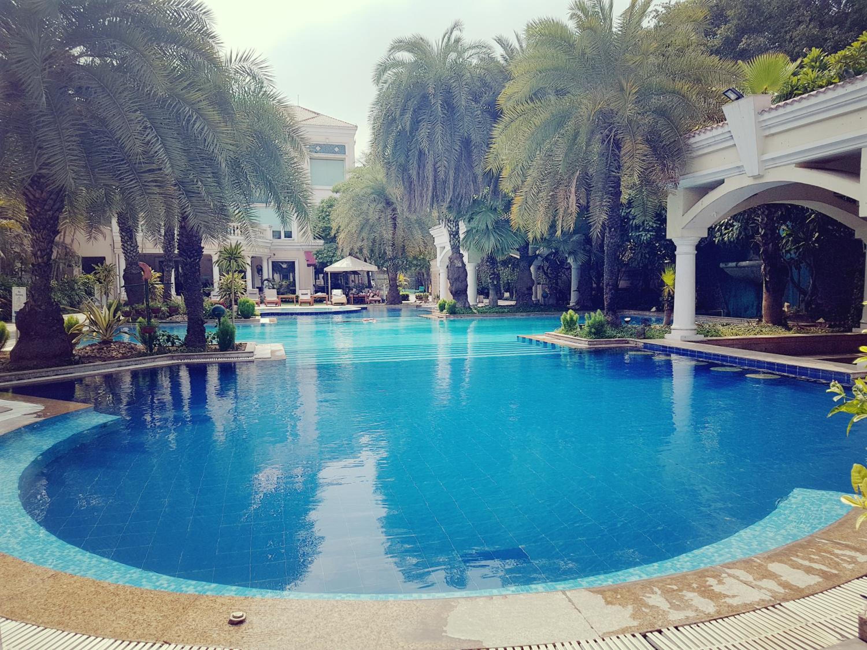 The Palms Town & Country Club - Resort