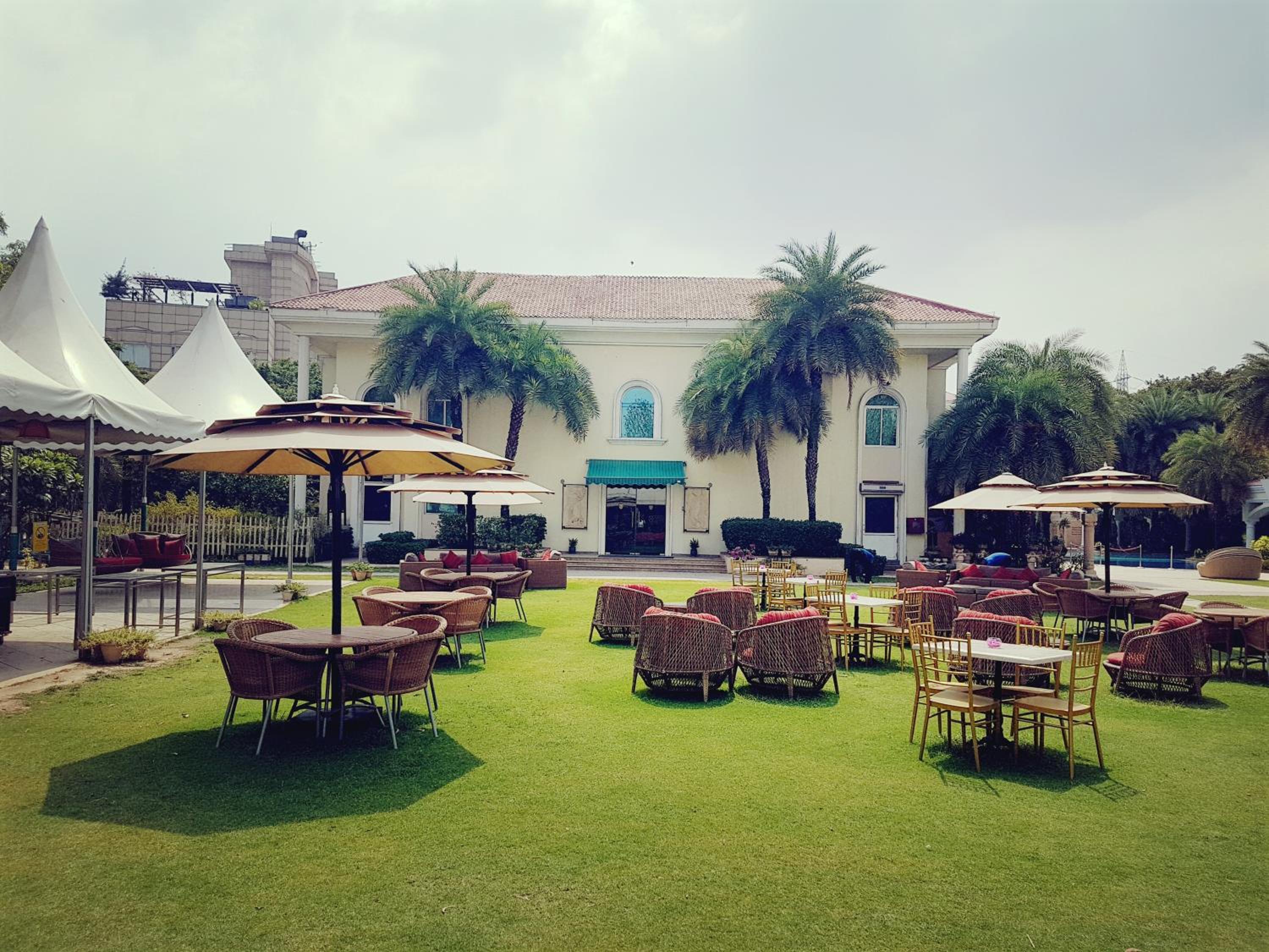 The Palms Town & Country Club - Resort