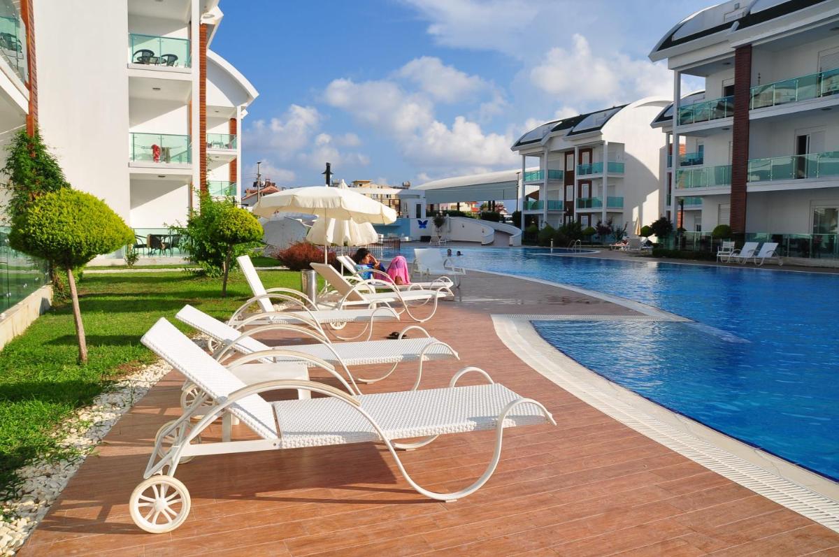 Side Gardenia Residence view 2