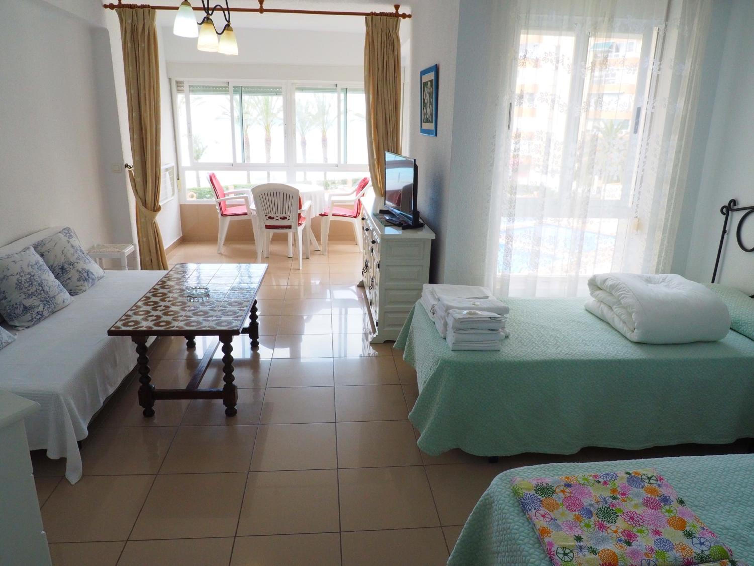 Apartamentos Intercentro Algarrobo-Costa APARTAMENTOS TURÍSTICOS -INMOBILIARIA
