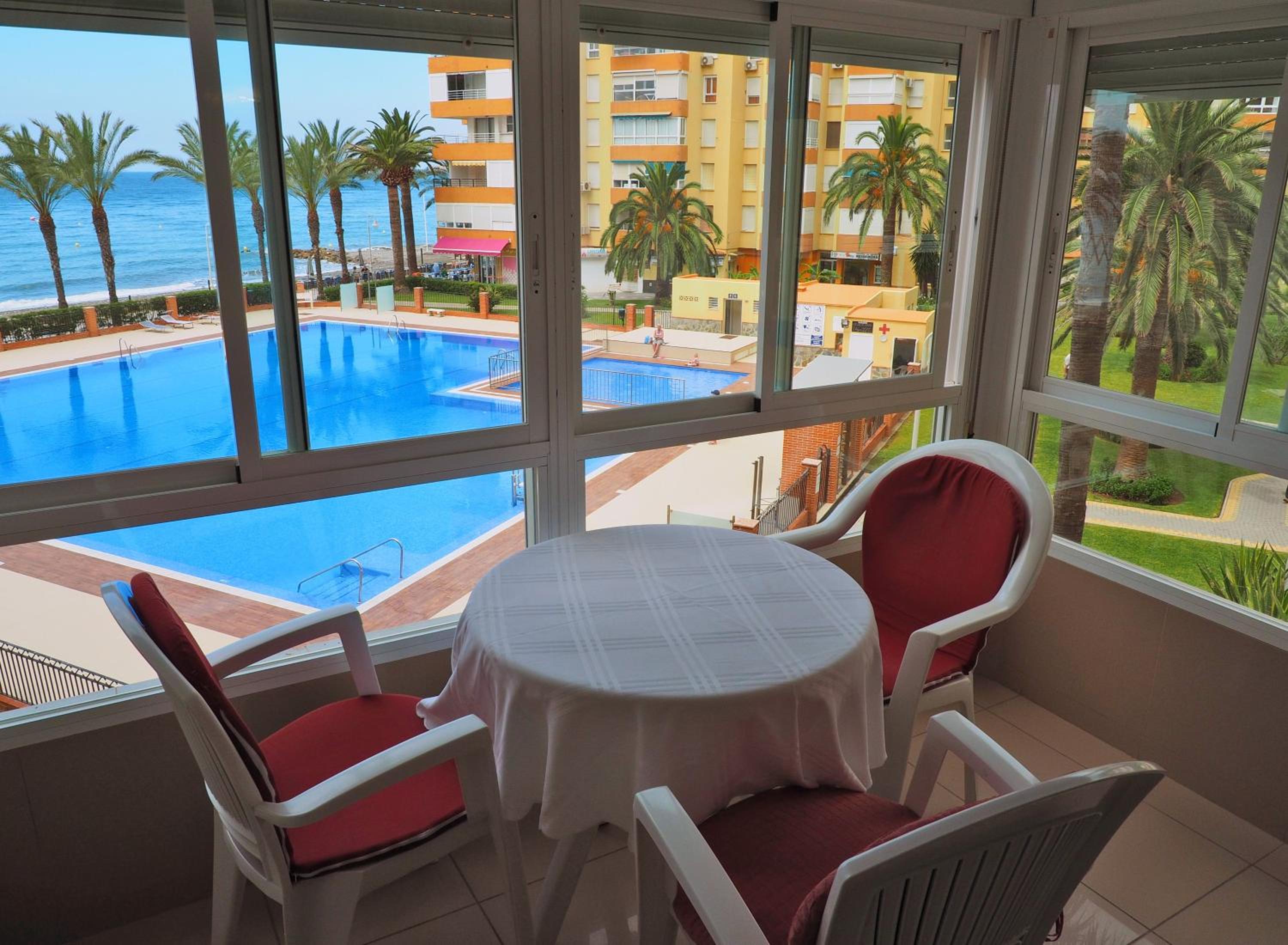 Apartamentos Intercentro Algarrobo-Costa APARTAMENTOS TURÍSTICOS -INMOBILIARIA
