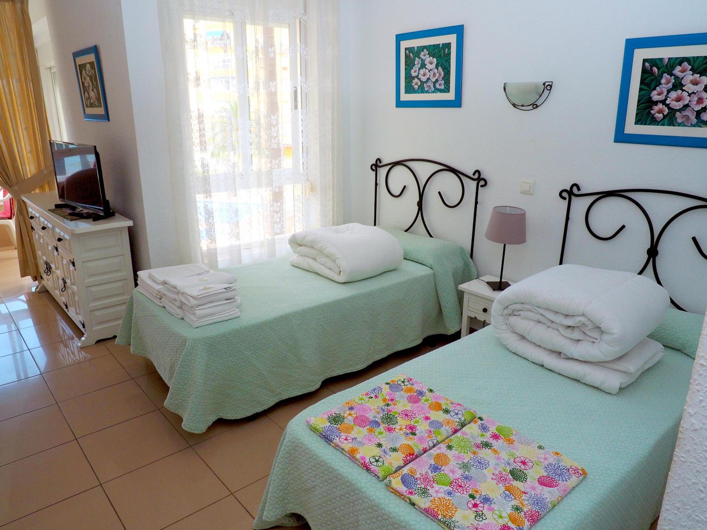 Apartamentos Intercentro Algarrobo-Costa APARTAMENTOS TURÍSTICOS -INMOBILIARIA