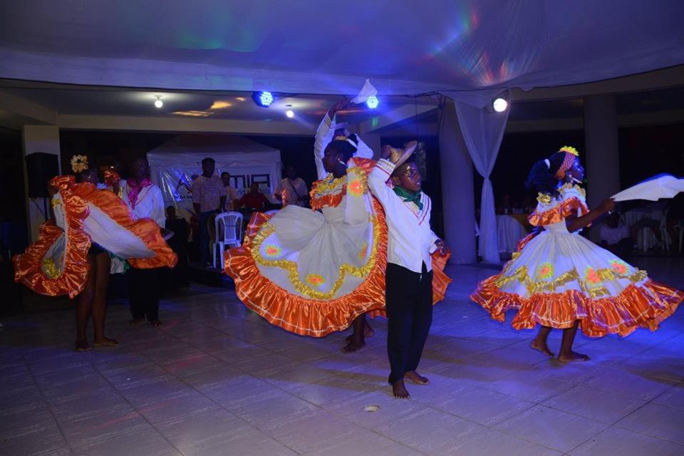 Playa Almendro Resort