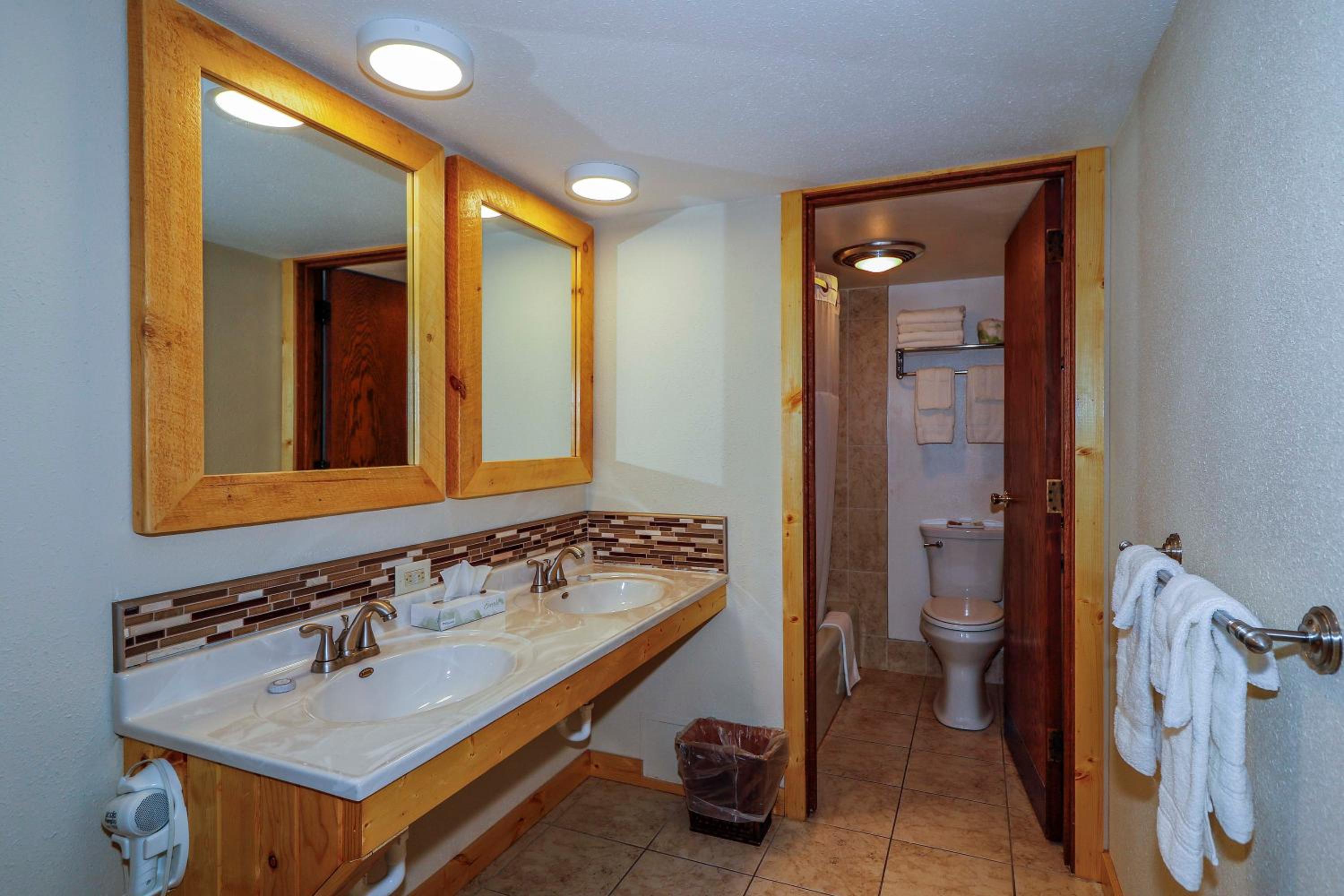 Round Barn Lodge