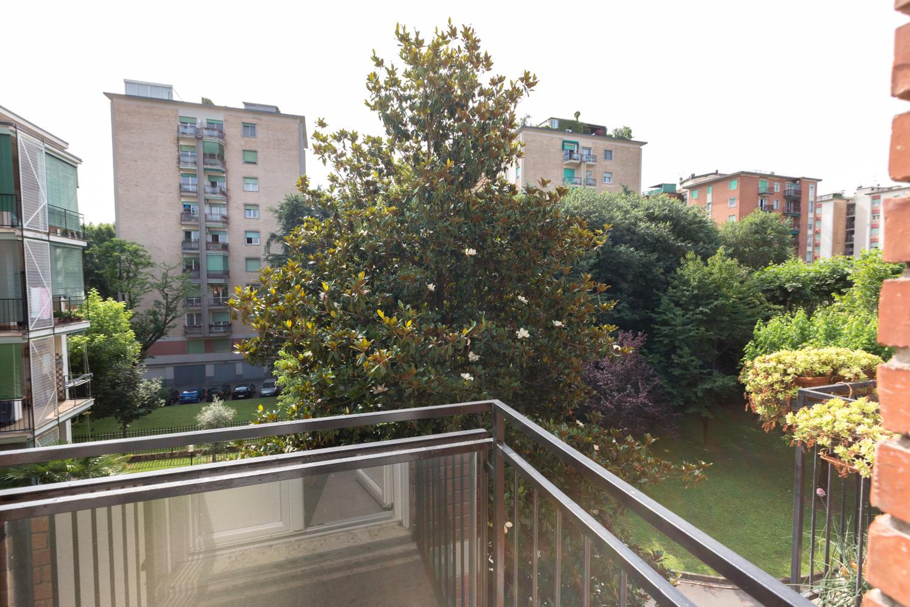 GuestHost - Milano Business Balcony Flat