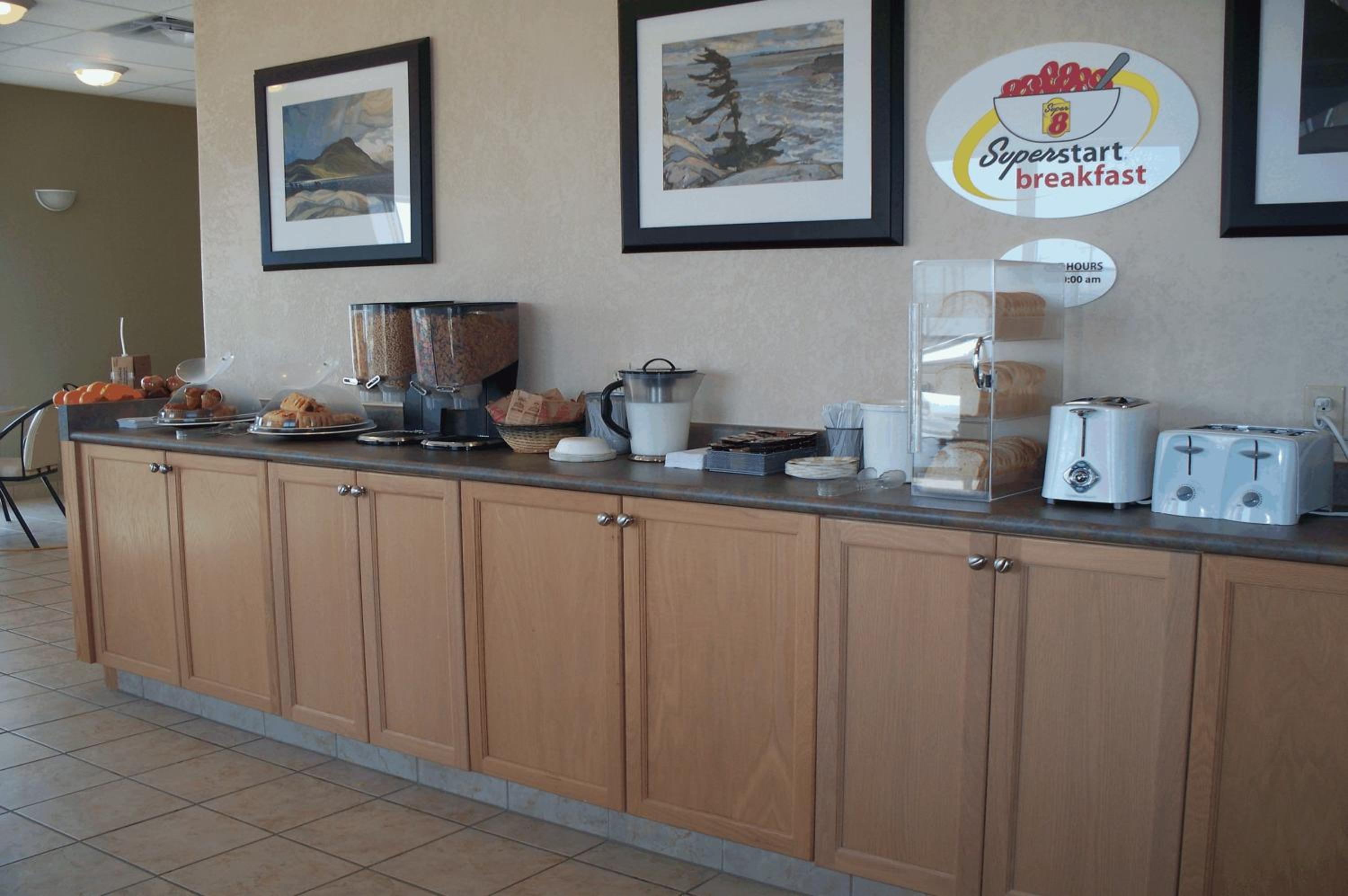 Super 8 by Wyndham Pincher Creek AB, Foto 30
