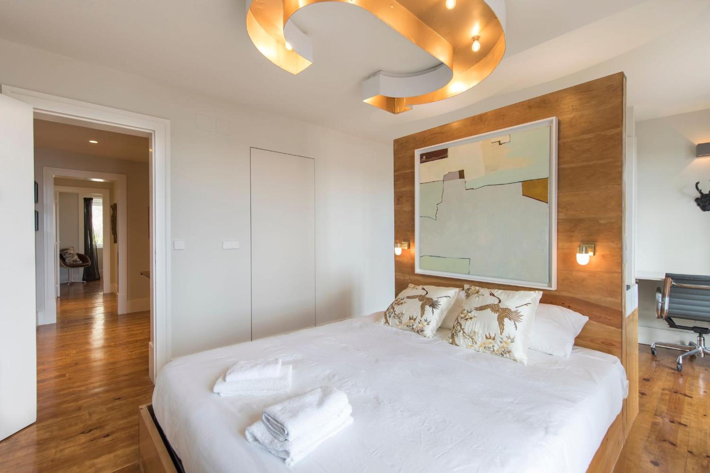 Stunning Penthouse with the best views by LovelyStay view 2