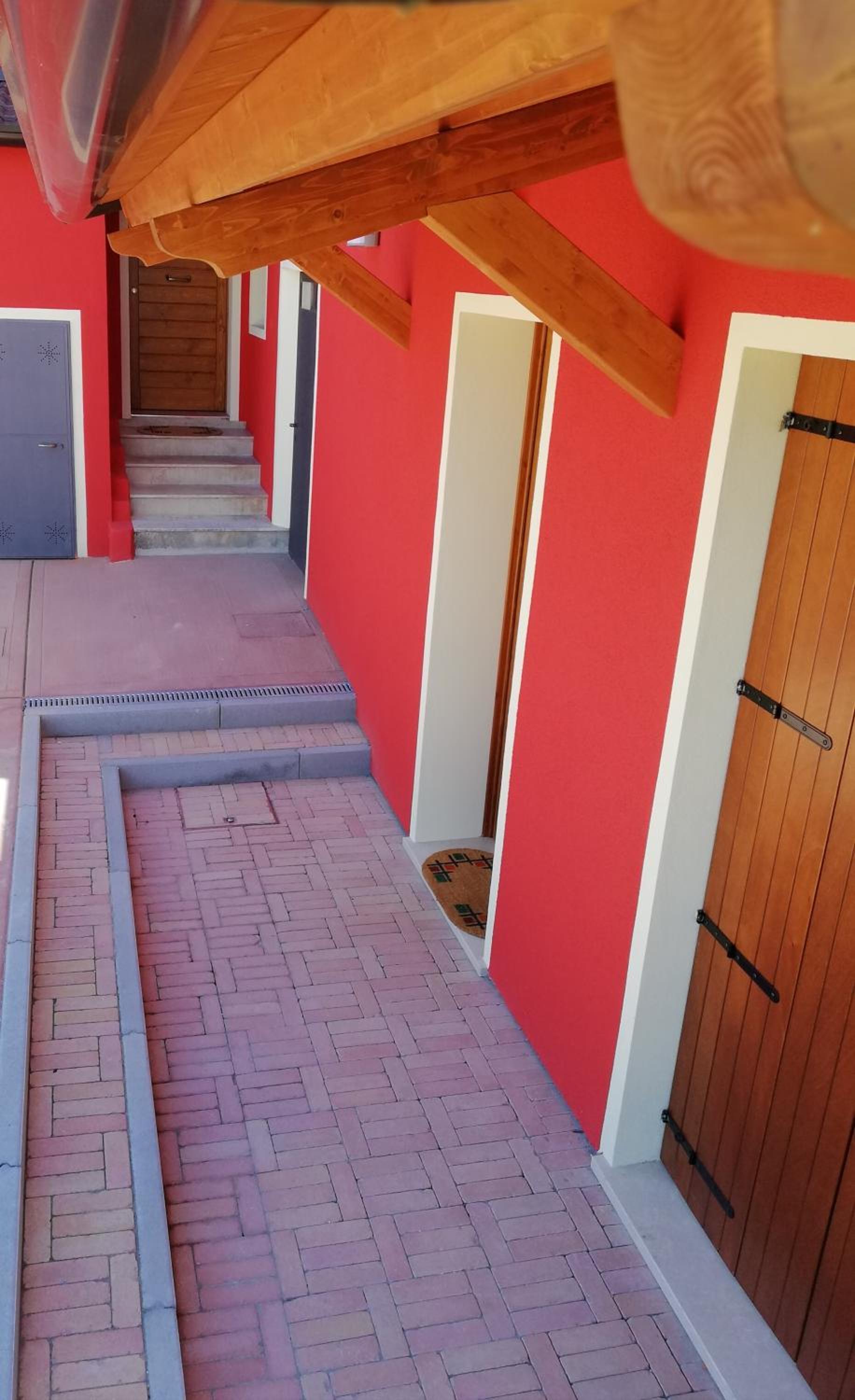 Karingo House view 3