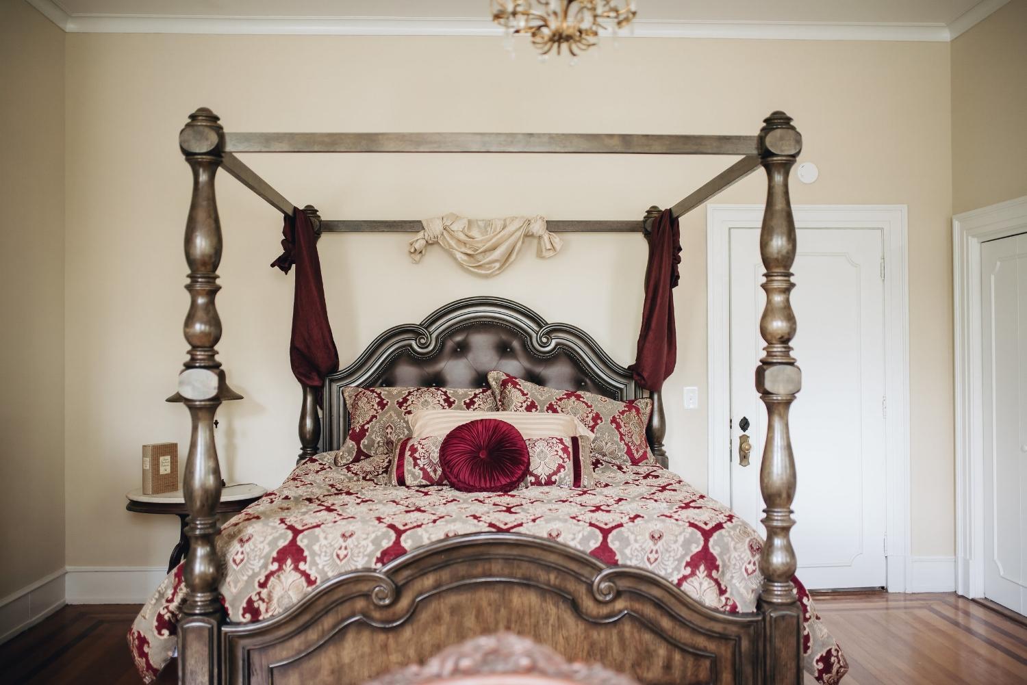 1912 Bed and Breakfast