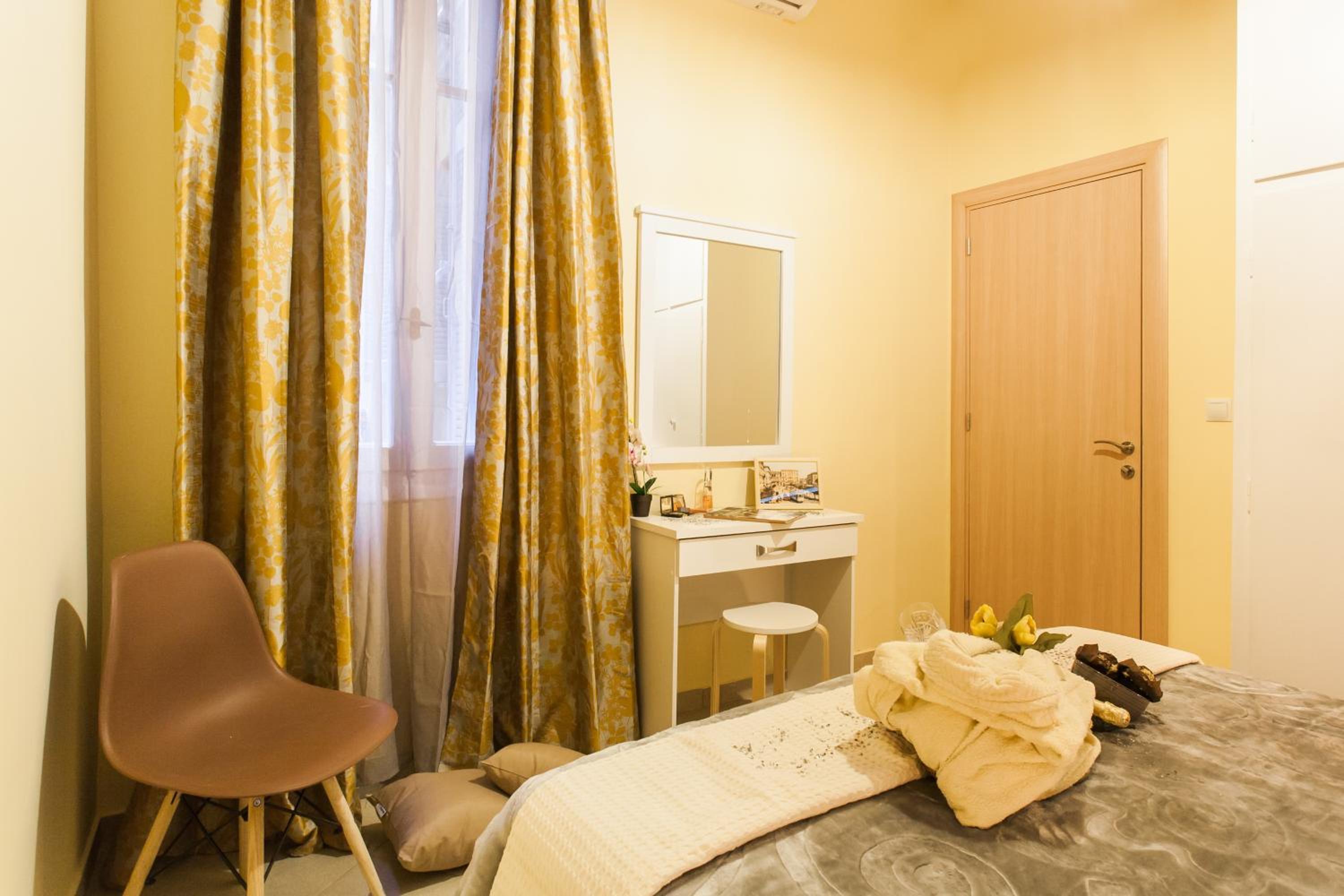 Safe, Central, Smart Double Rooms in apartment, next metro station walk to Acropolis photo 4