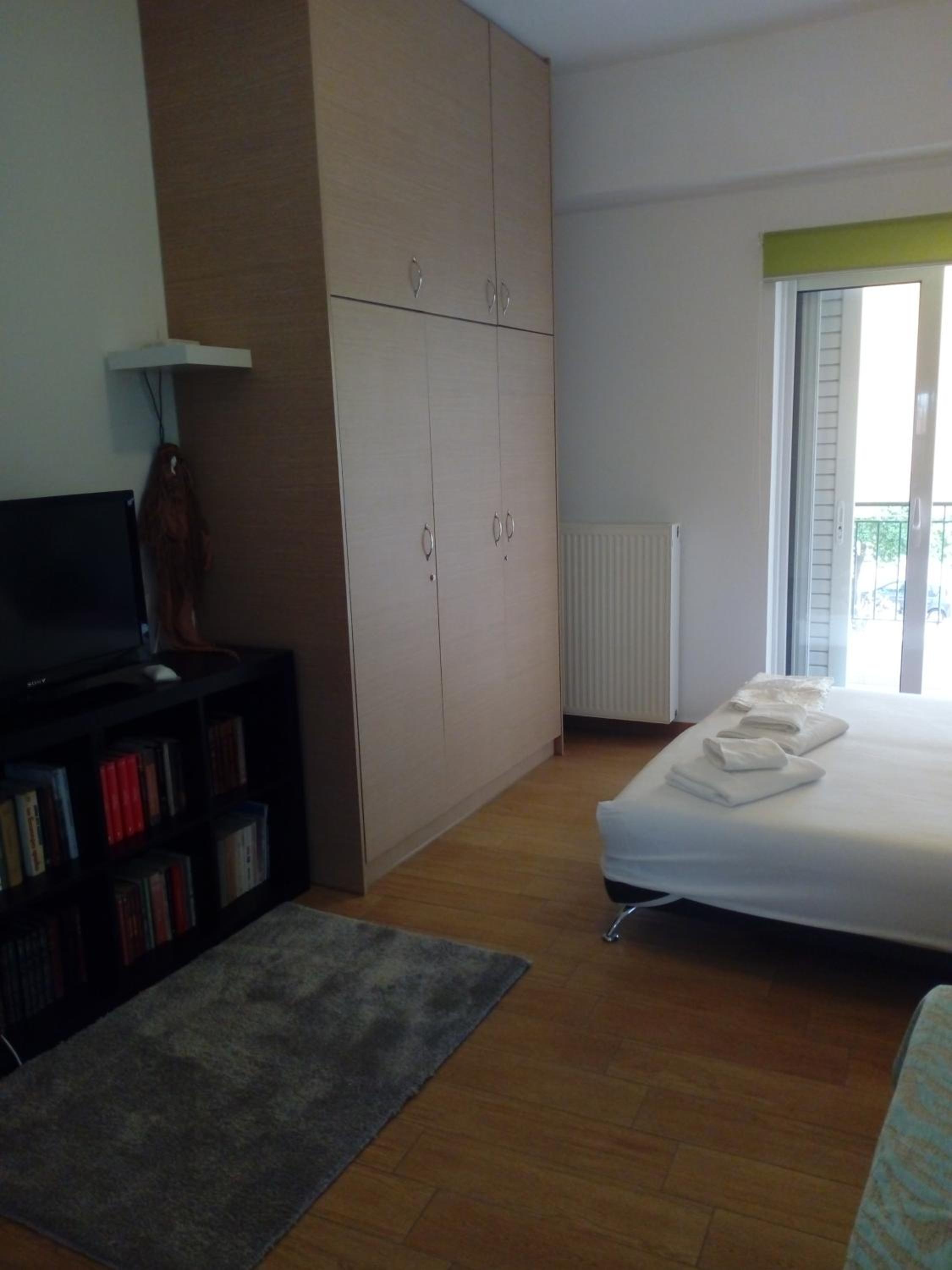 odys apartment centrer of town view 4