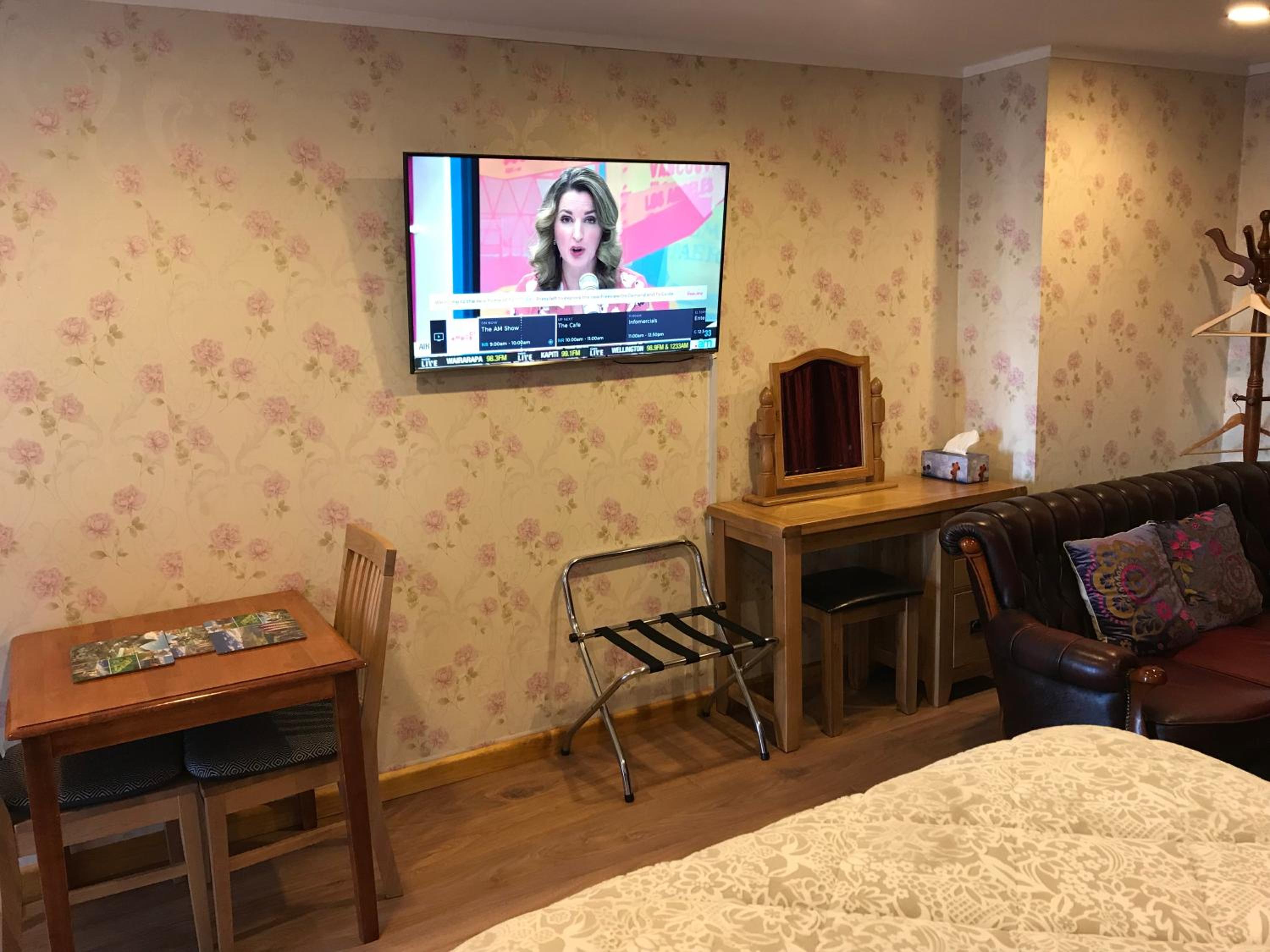 Cascades Motor Lodge view 3