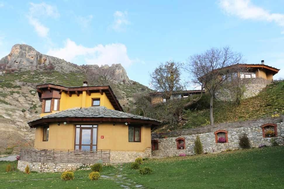 Eco Village Under the Cliffs