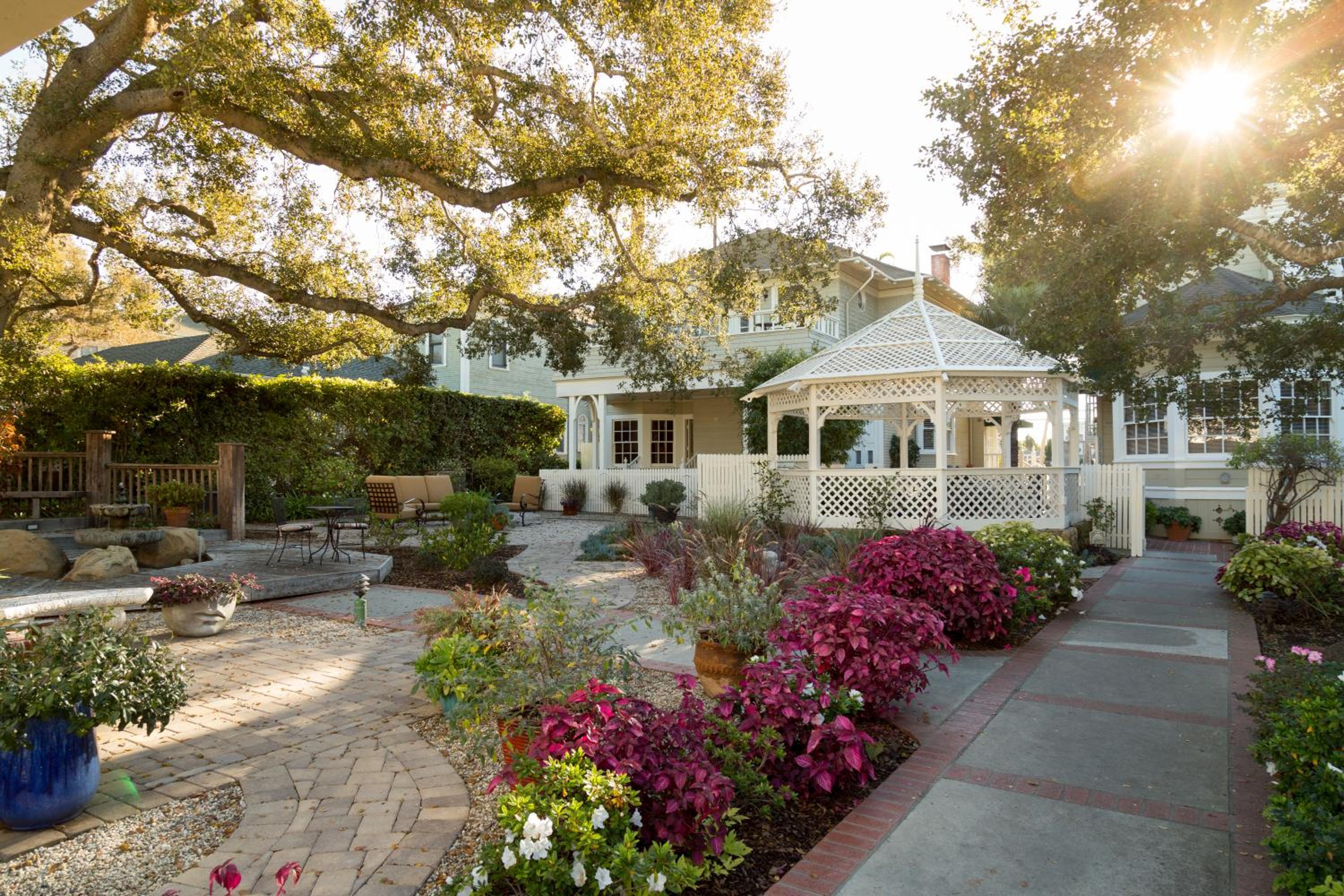 Hotel Cheshire Cat Inn & Cottages