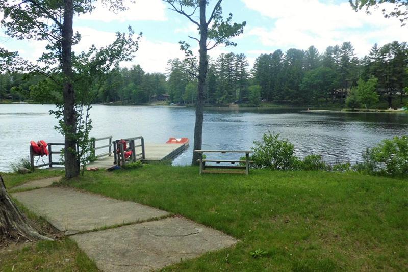 Hide-A-Way Waterfront Cottages