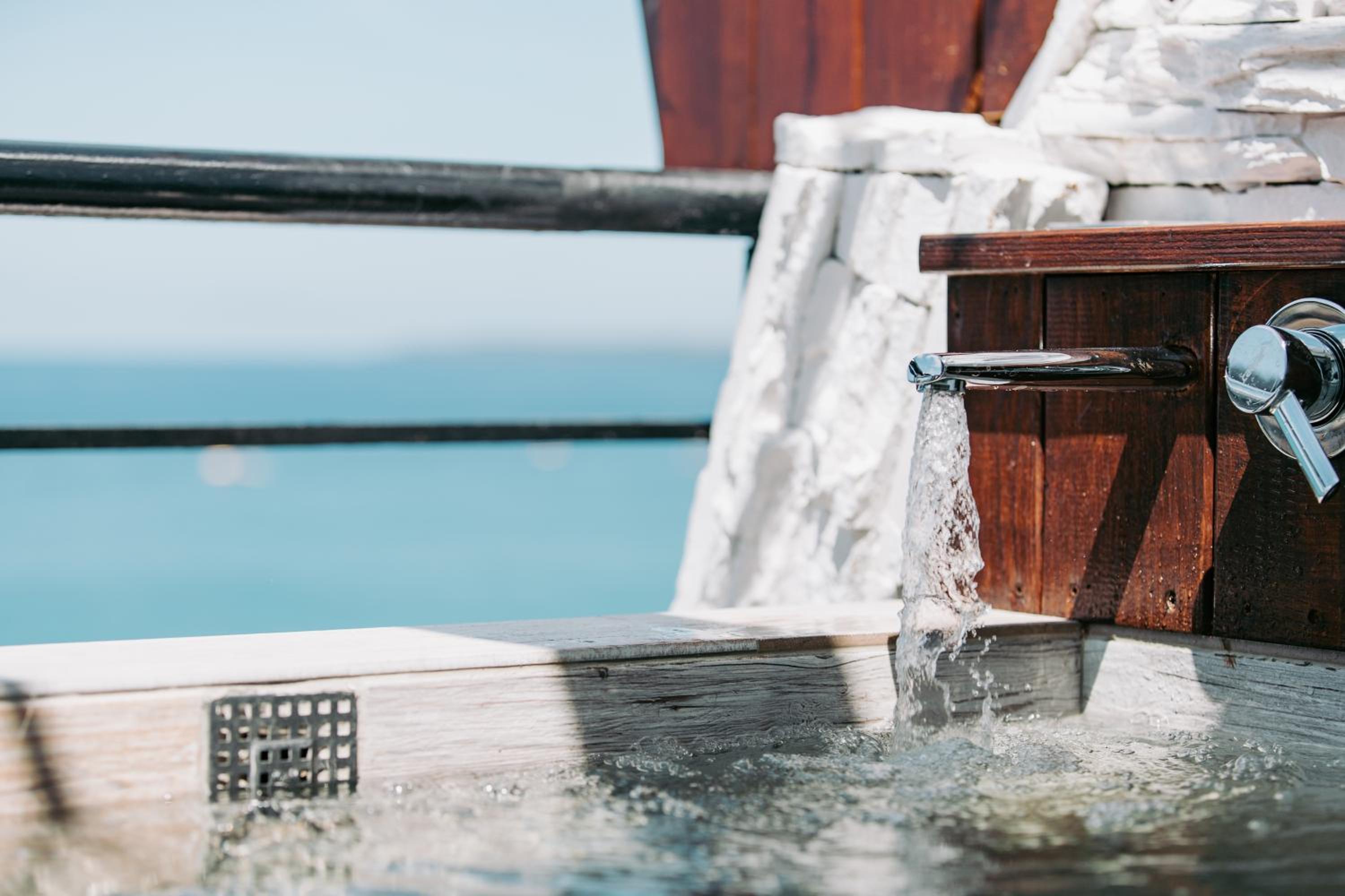 Chuanfanrock Haku Beach Days Inn