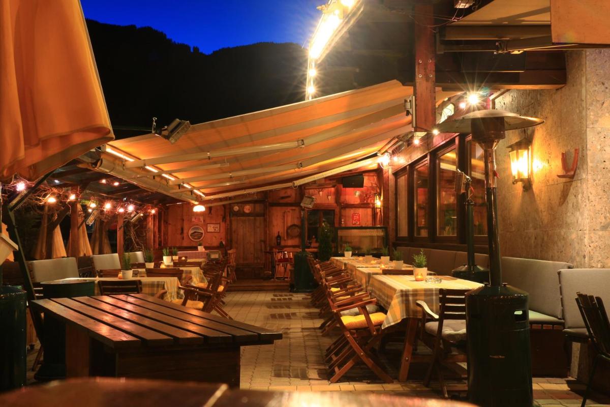 restaurant