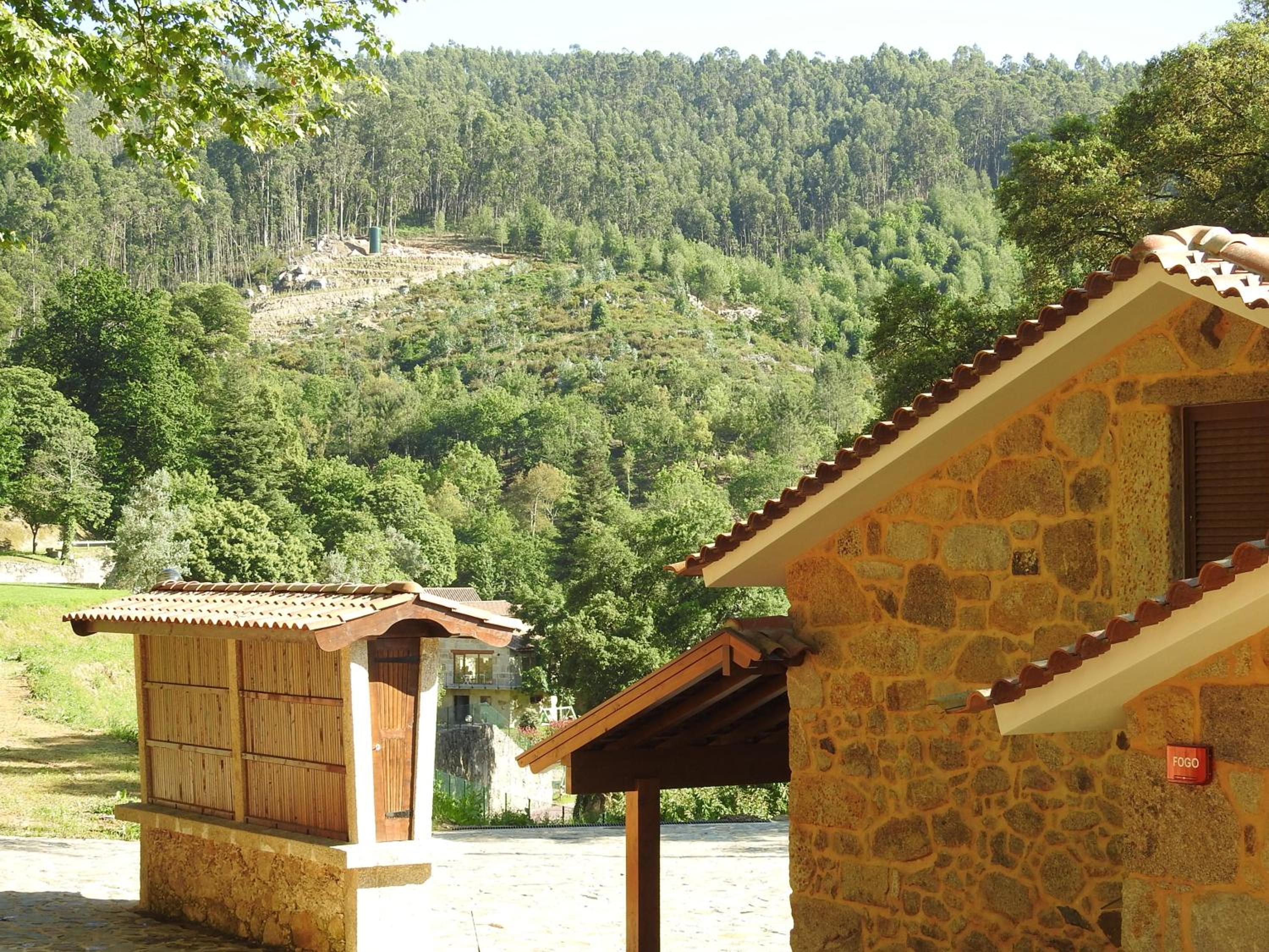 Encosta Dos Túneis - Turismo E Lazer view 2